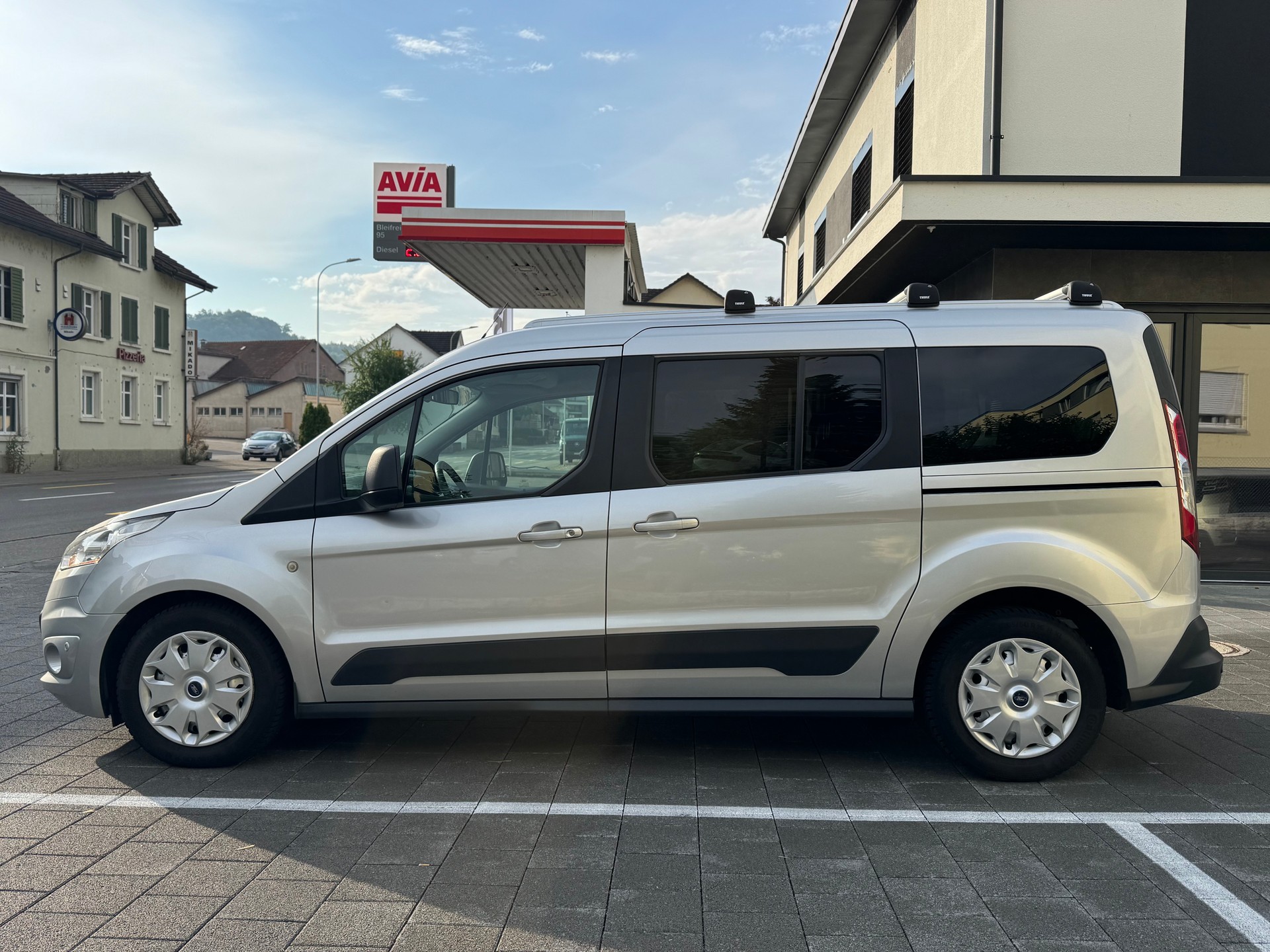 FORD Grand Tourneo Connect 1.6 SCTi Titanium Automatic-image-1