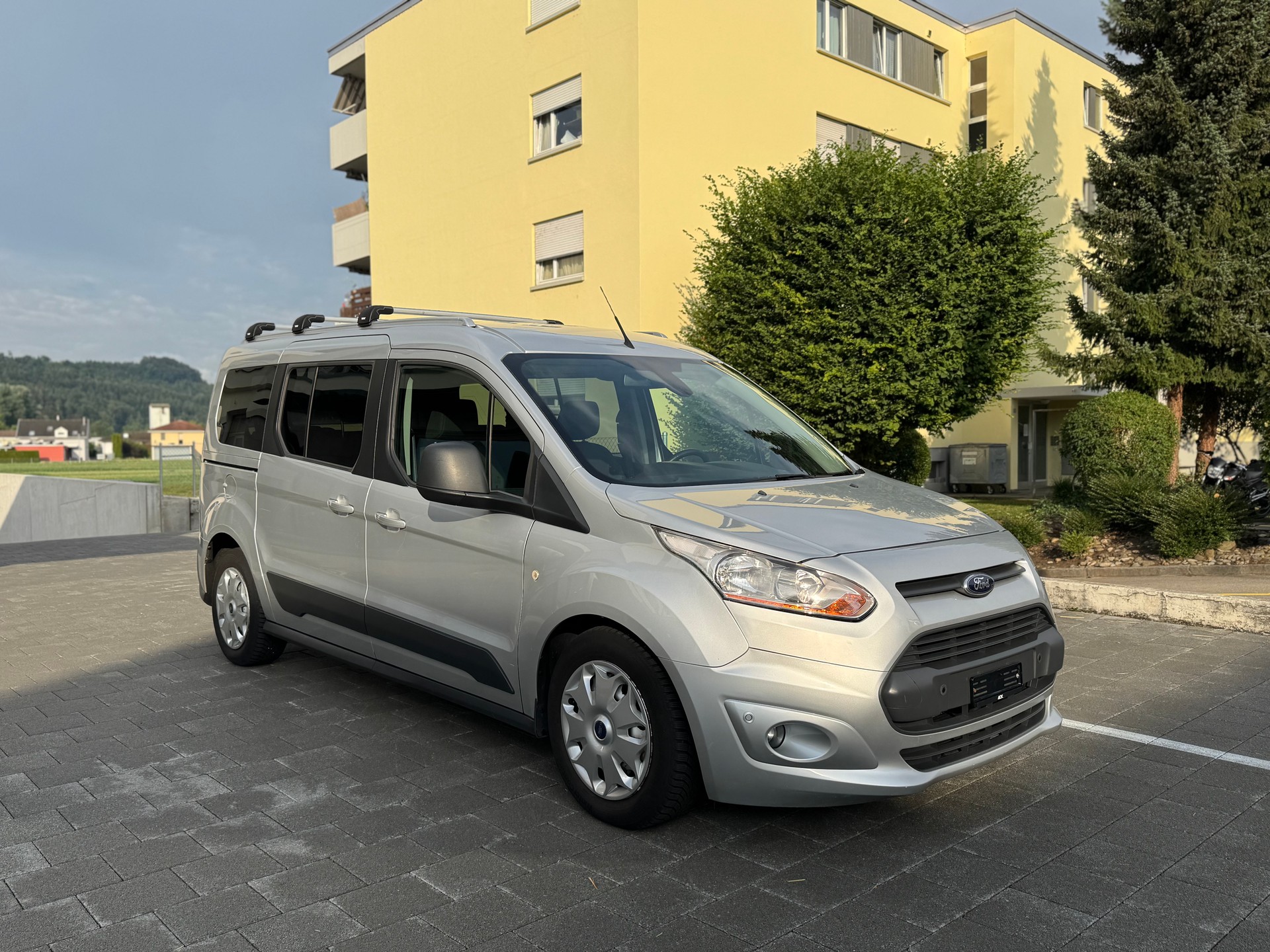 FORD Grand Tourneo Connect 1.6 SCTi Titanium Automatic-image-6