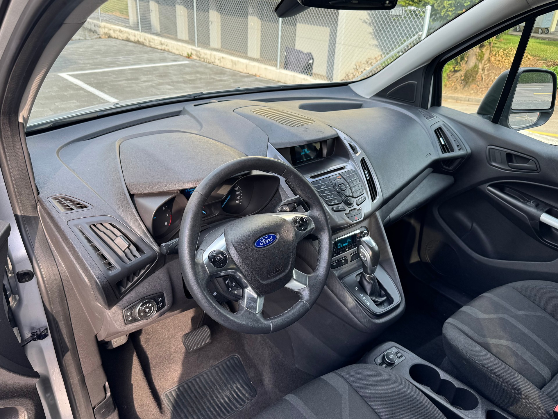 FORD Grand Tourneo Connect 1.6 SCTi Titanium Automatic-image-8
