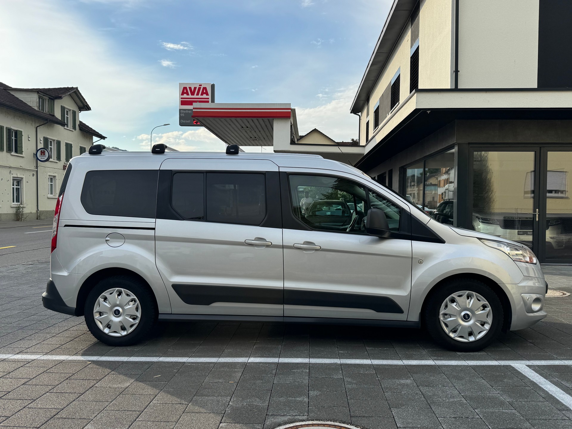 FORD Grand Tourneo Connect 1.6 SCTi Titanium Automatic-image-5