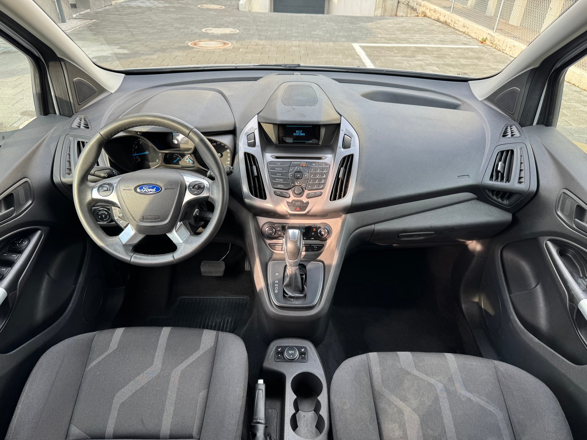 FORD Grand Tourneo Connect 1.6 SCTi Titanium Automatic-image-9