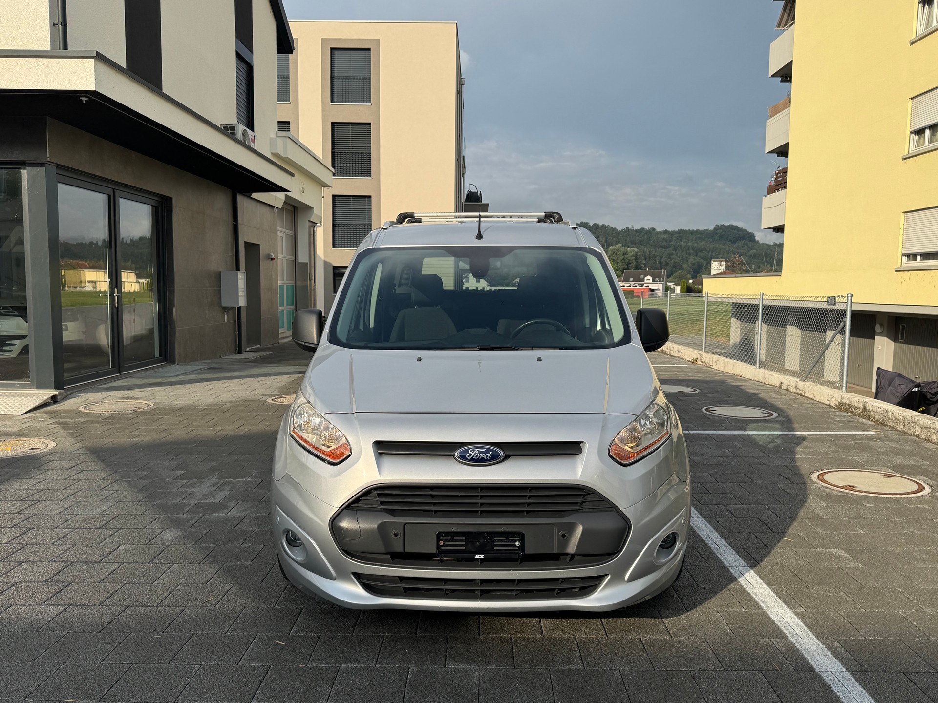 FORD Grand Tourneo Connect 1.6 SCTi Titanium Automatic-image-7