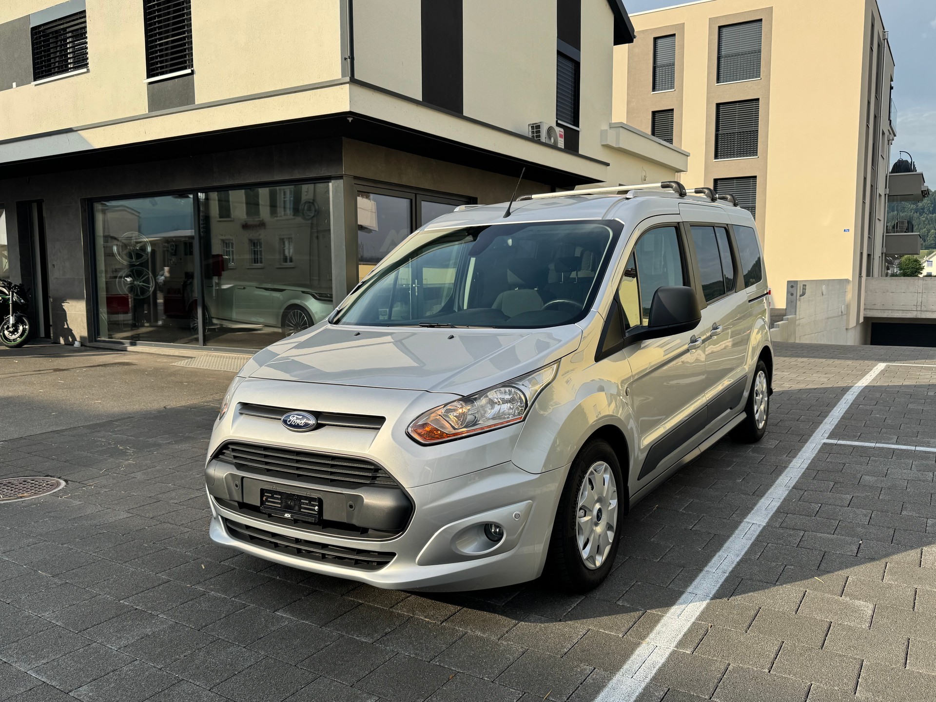 FORD Grand Tourneo Connect 1.6 SCTi Titanium Automatic-image-0