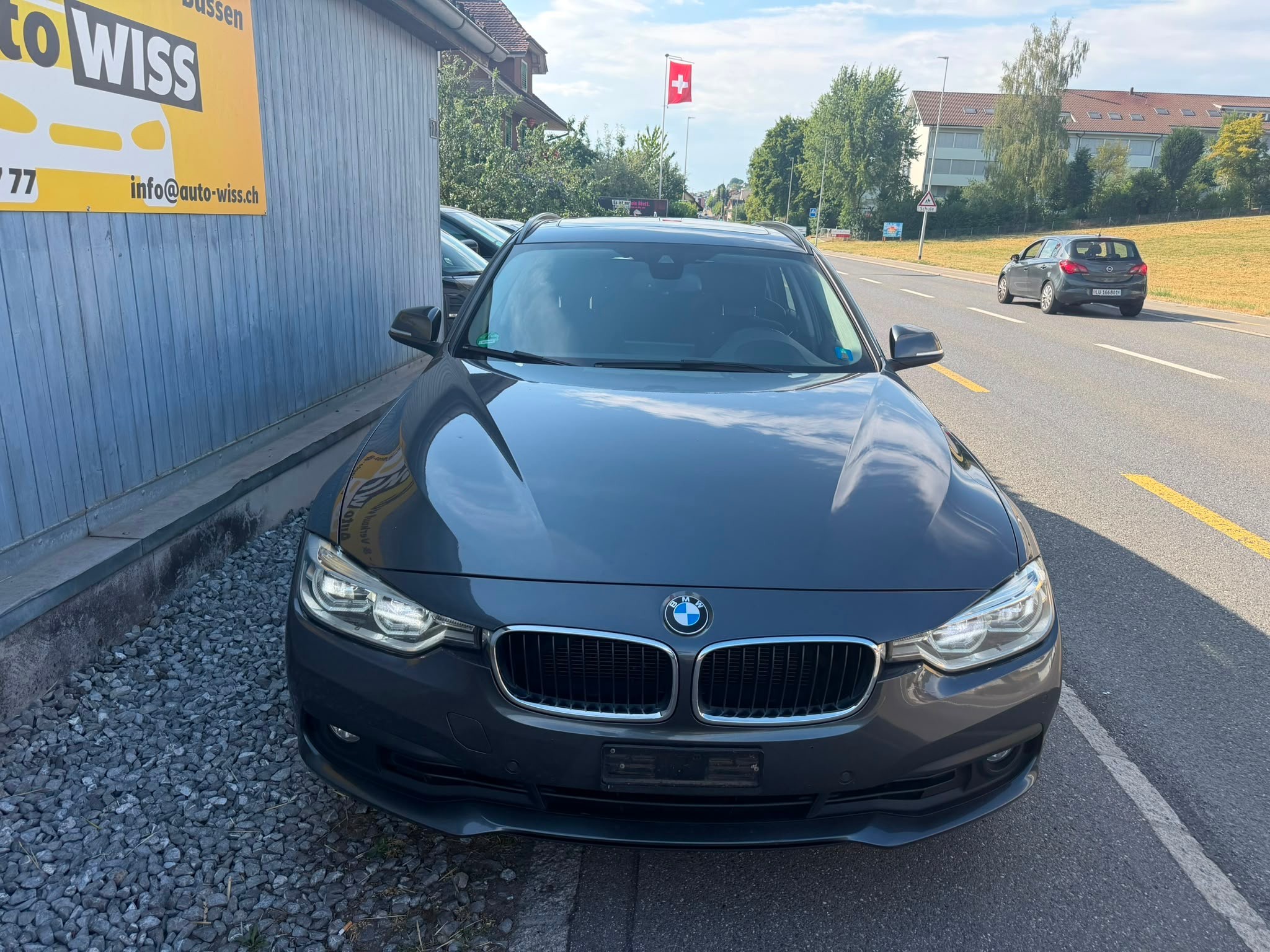 Car photo