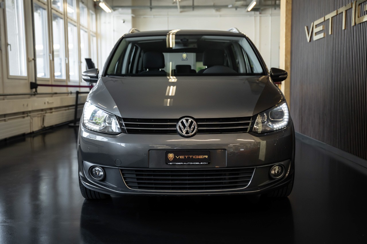 VW Touran 2.0 TDI Highline-showroom-element-2