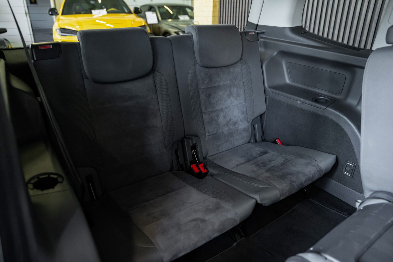 VW Touran 2.0 TDI Highline-image-19