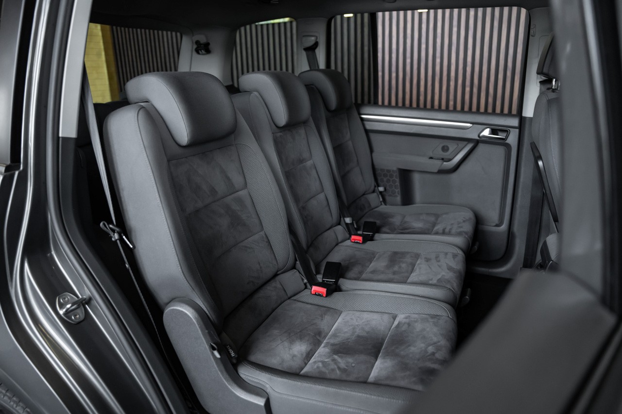 VW Touran 2.0 TDI Highline-image-17