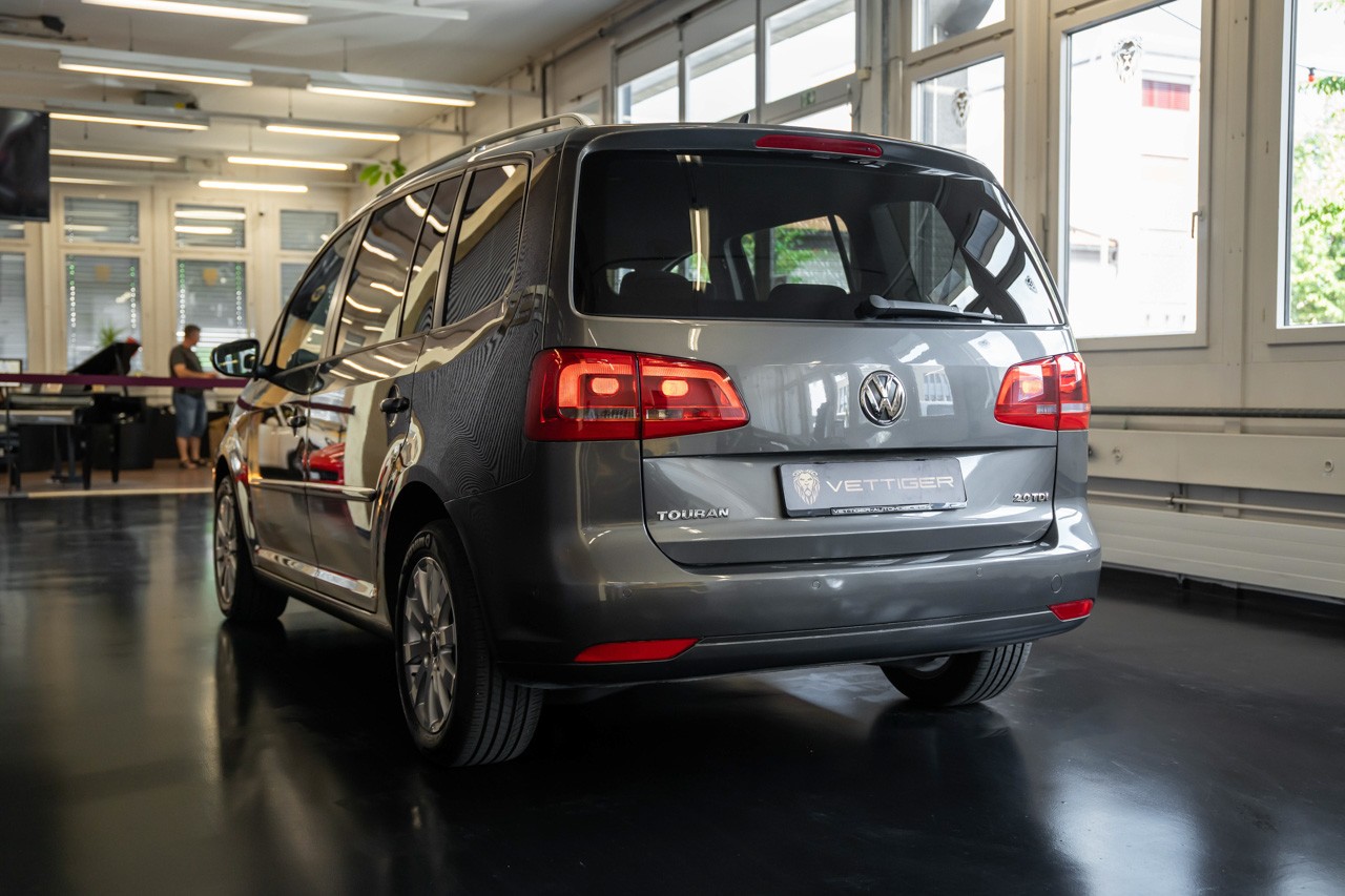 VW Touran 2.0 TDI Highline-image-4