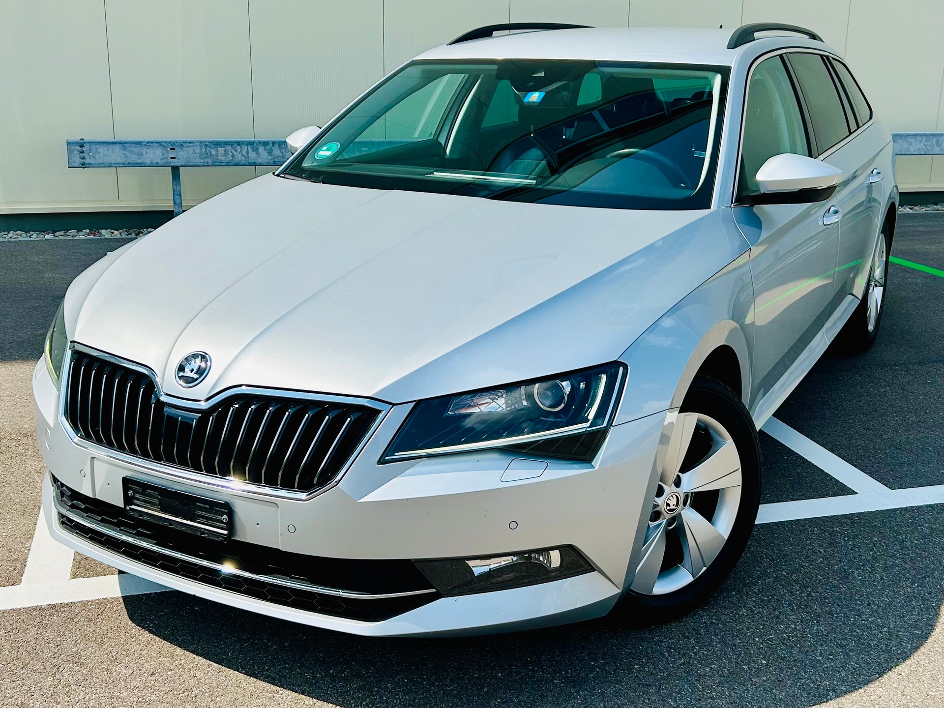 SKODA Superb Combi 2.0 TDi Active DSG-image-0