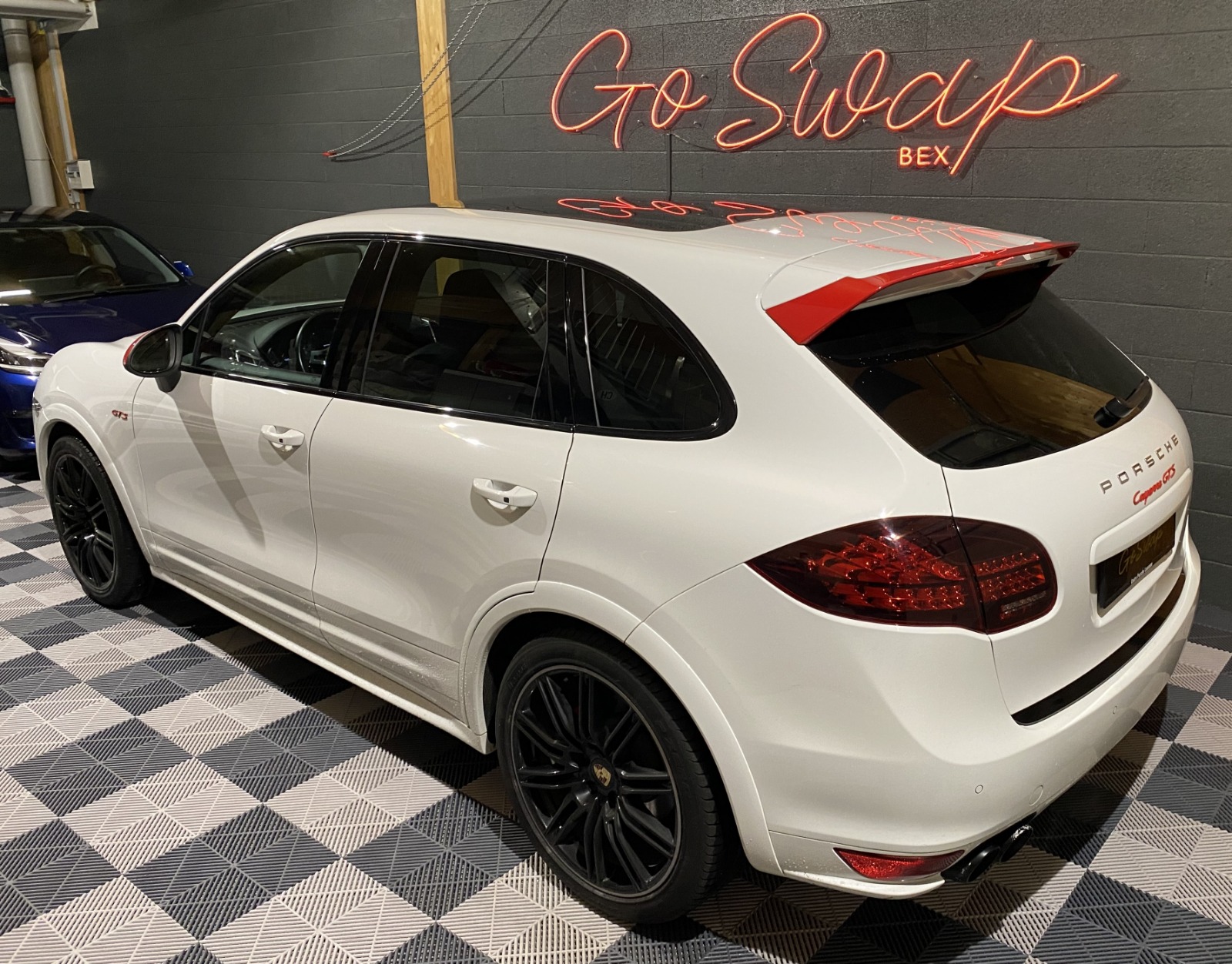 PORSCHE Cayenne GTS-image-4
