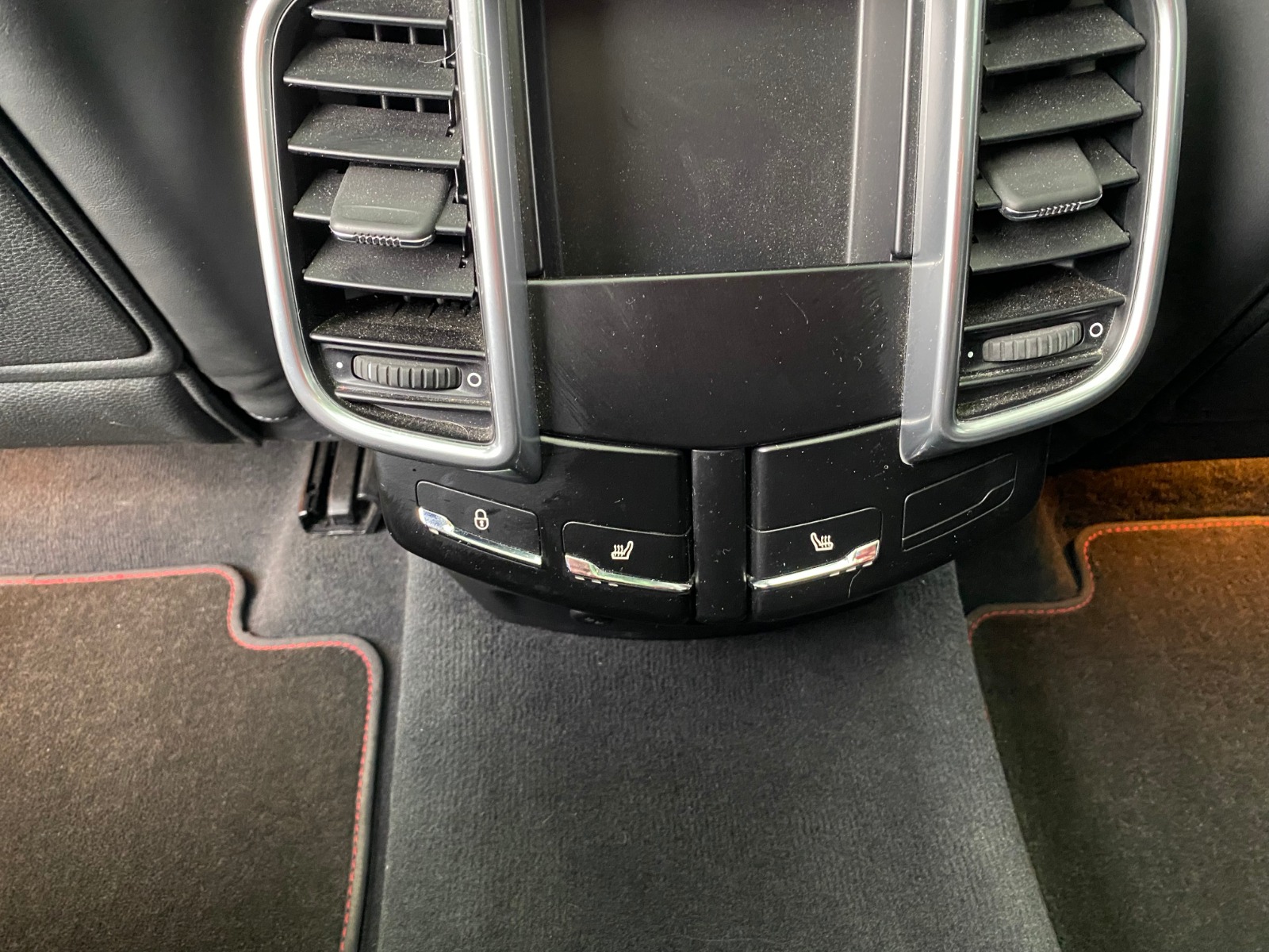 PORSCHE Cayenne GTS-image-18