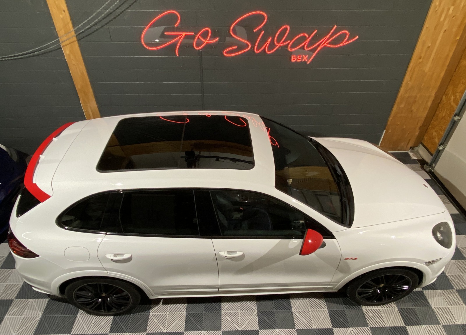 PORSCHE Cayenne GTS-image-1