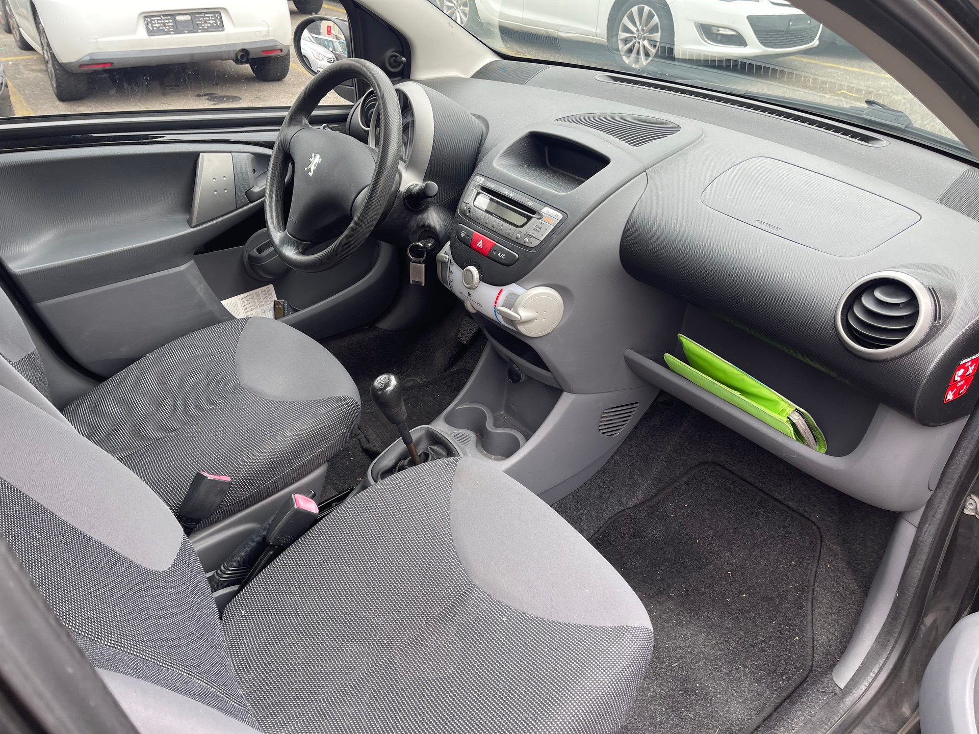PEUGEOT 107 1.0 Trendy-image-5