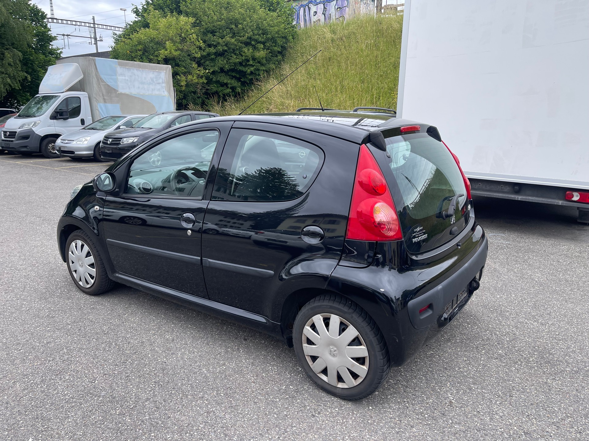 PEUGEOT 107 1.0 Trendy-image-2