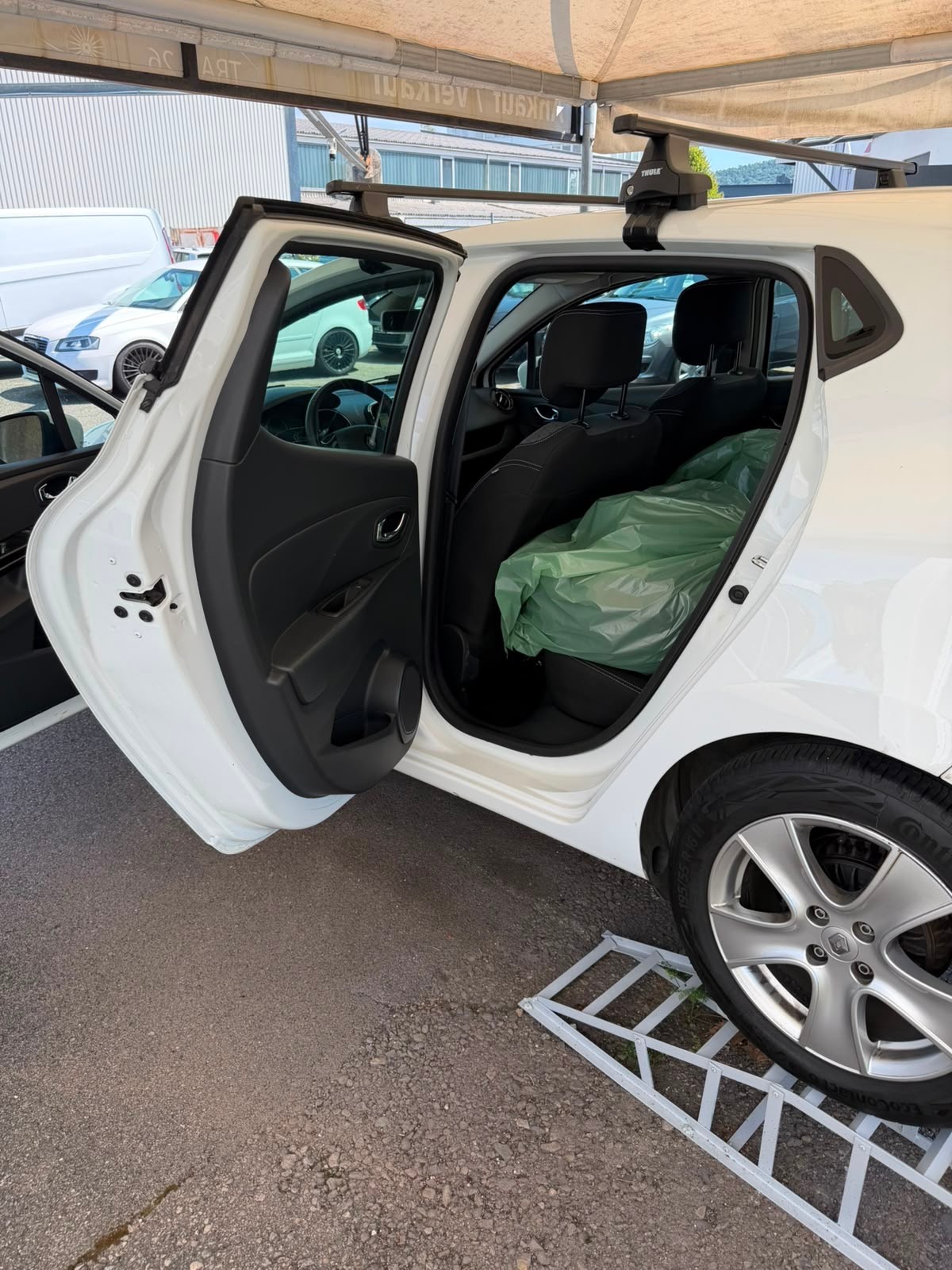 RENAULT Clio 1.2 16V T Swiss Edition EDC-image-7