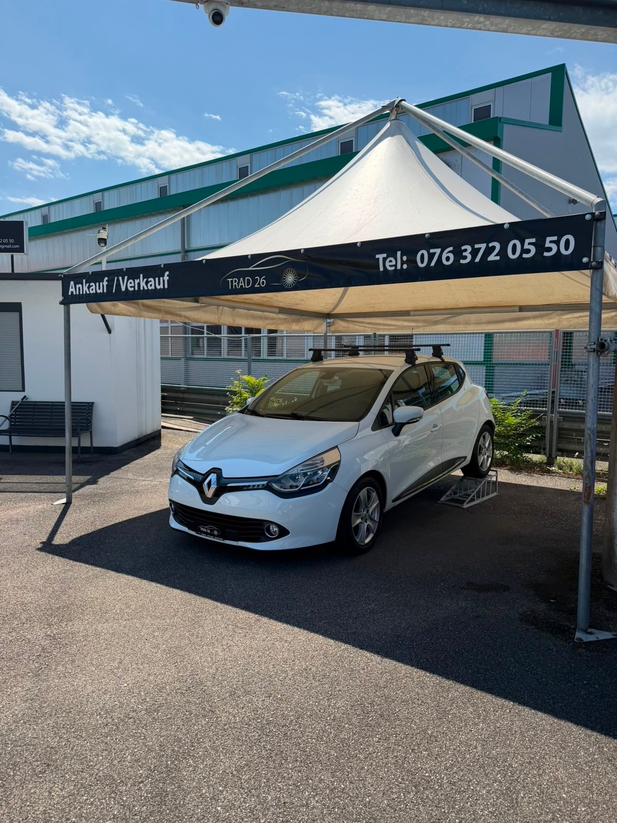 RENAULT Clio 1.2 16V T Swiss Edition EDC-image-2