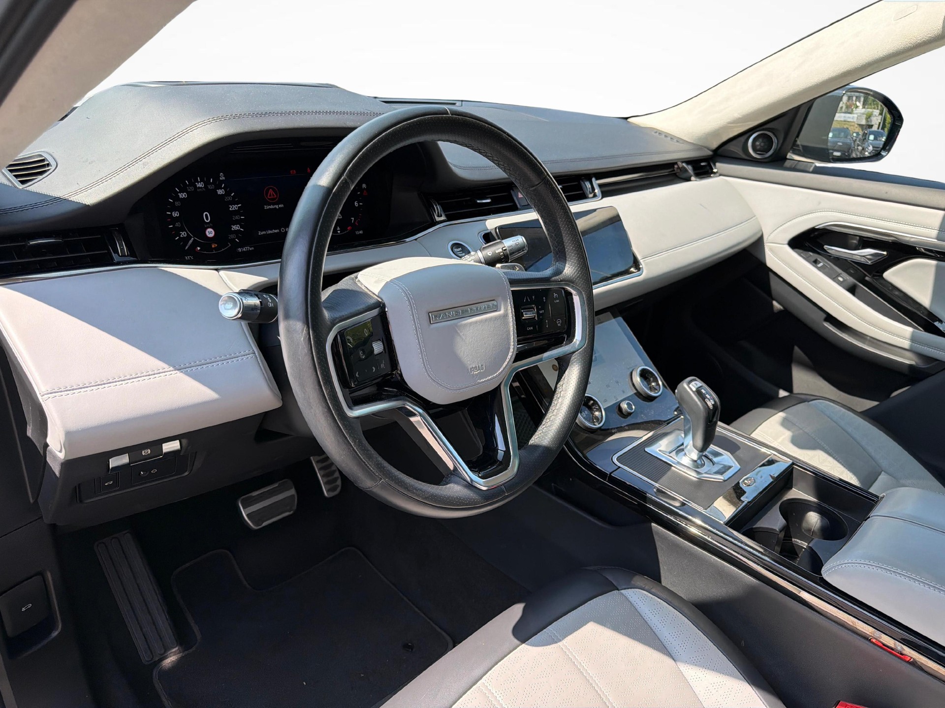 LAND ROVER Range Rover Evoque 2.0 T R-Dynamic HSE-image-3