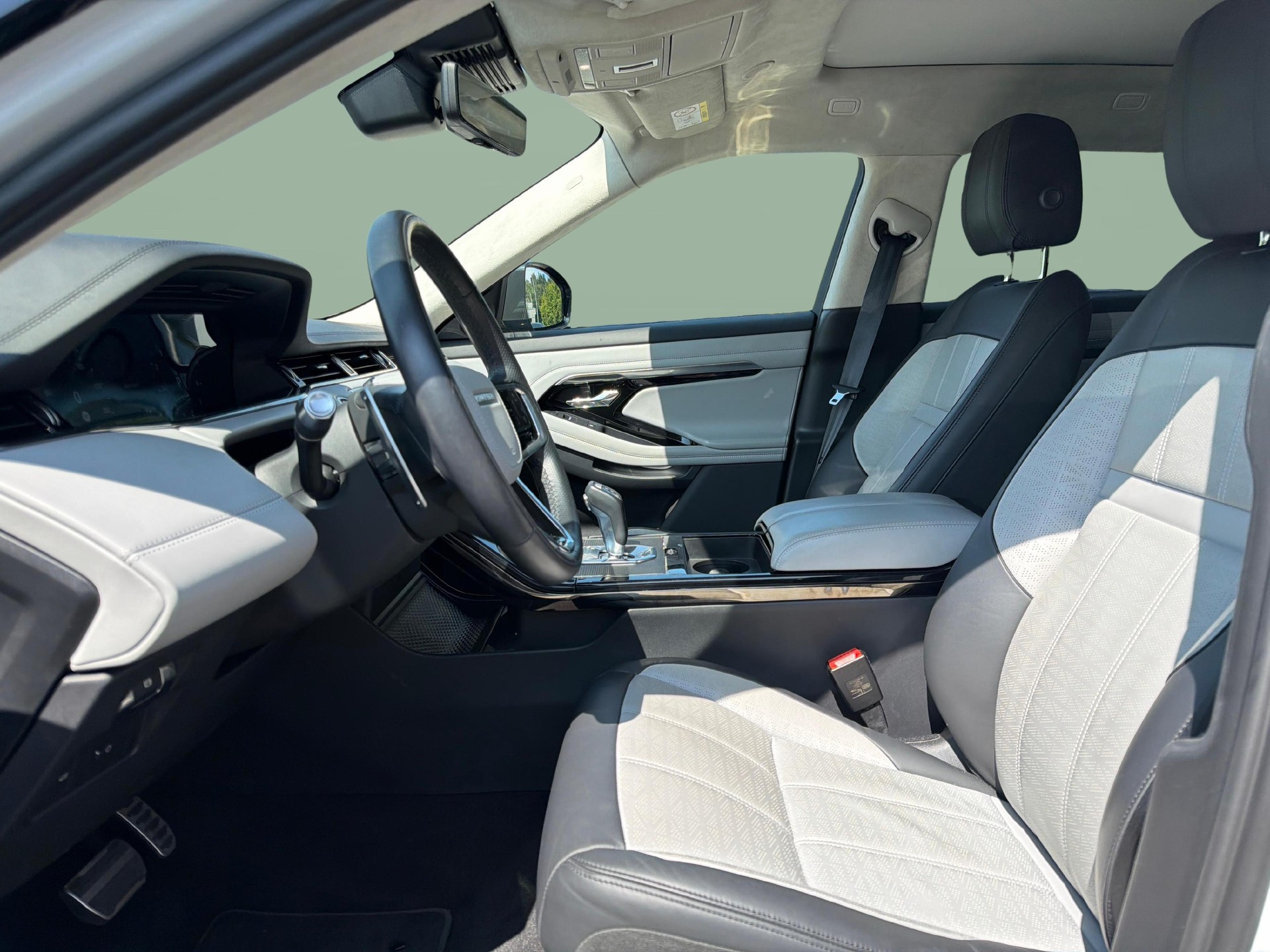 LAND ROVER Range Rover Evoque 2.0 T R-Dynamic HSE-image-1