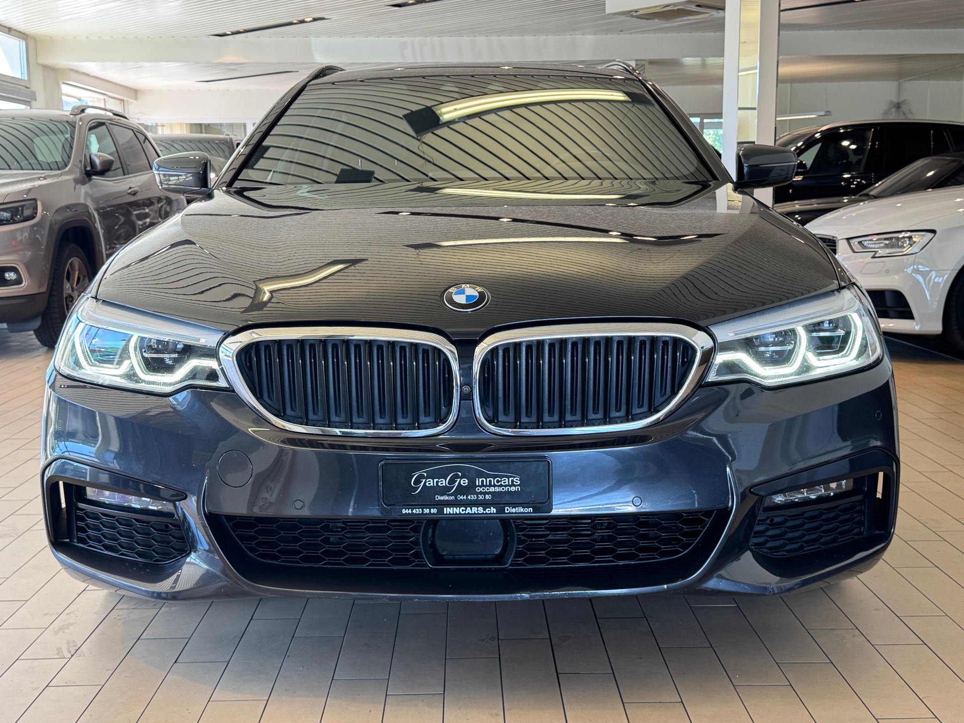 BMW 520d xDrive Touring Steptronic-image-0