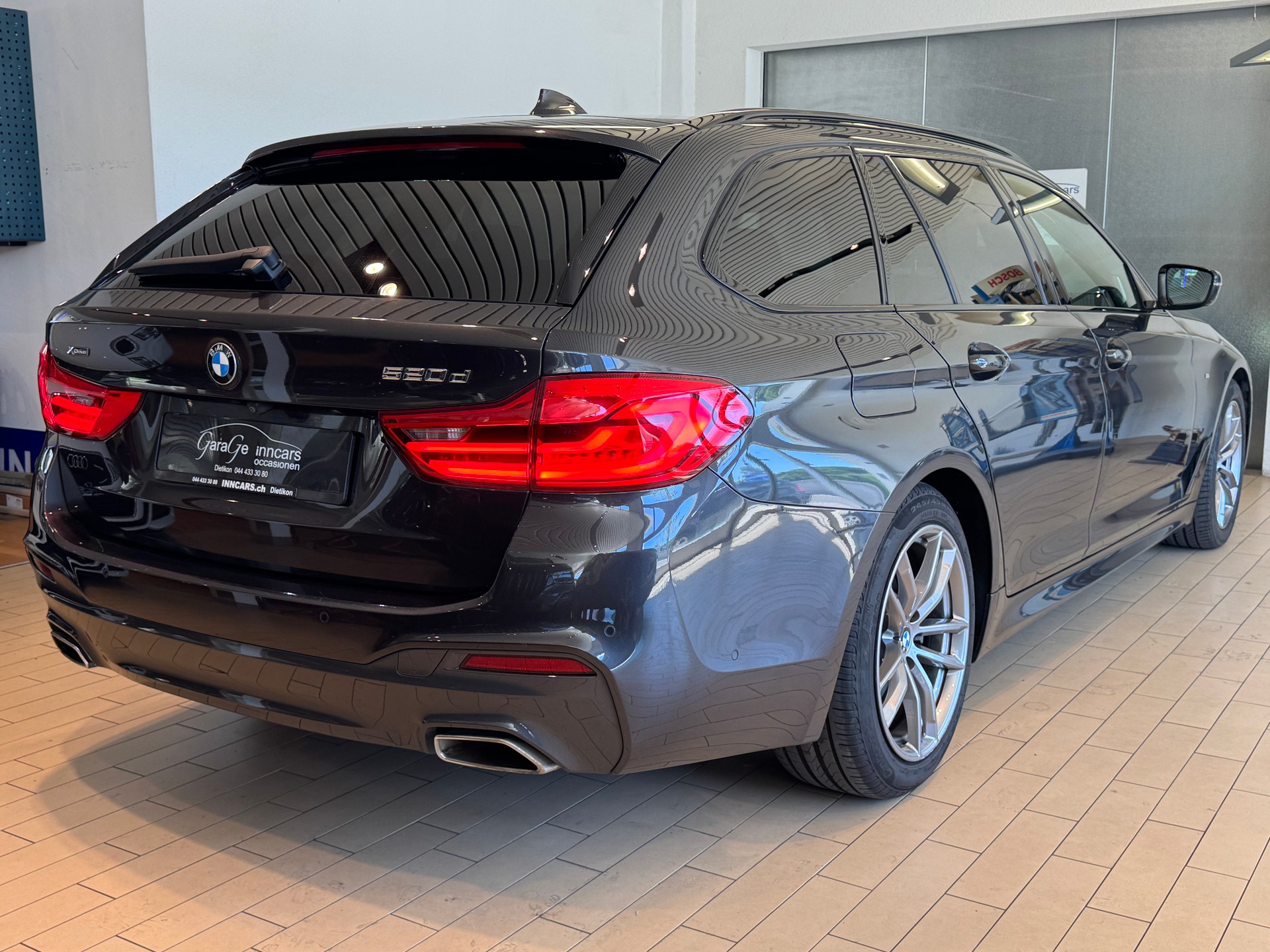 BMW 520d xDrive Touring Steptronic-image-4