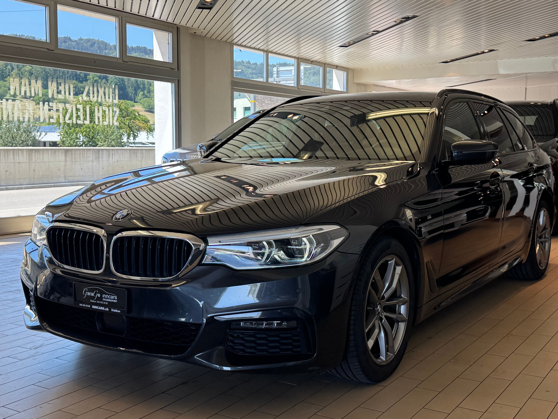 BMW 520d xDrive Touring Steptronic-image-1
