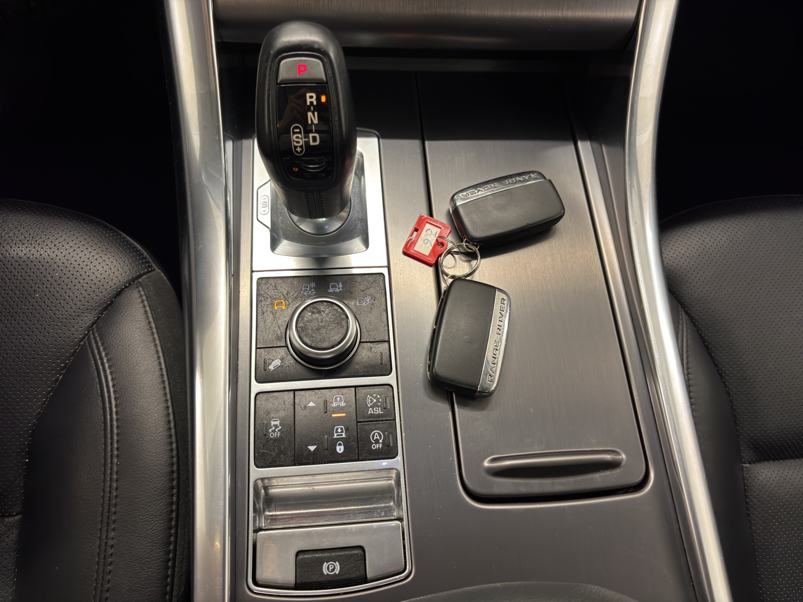 LAND ROVER Range Rover Sport 3.0 TDV6 SE Automatic-image-24