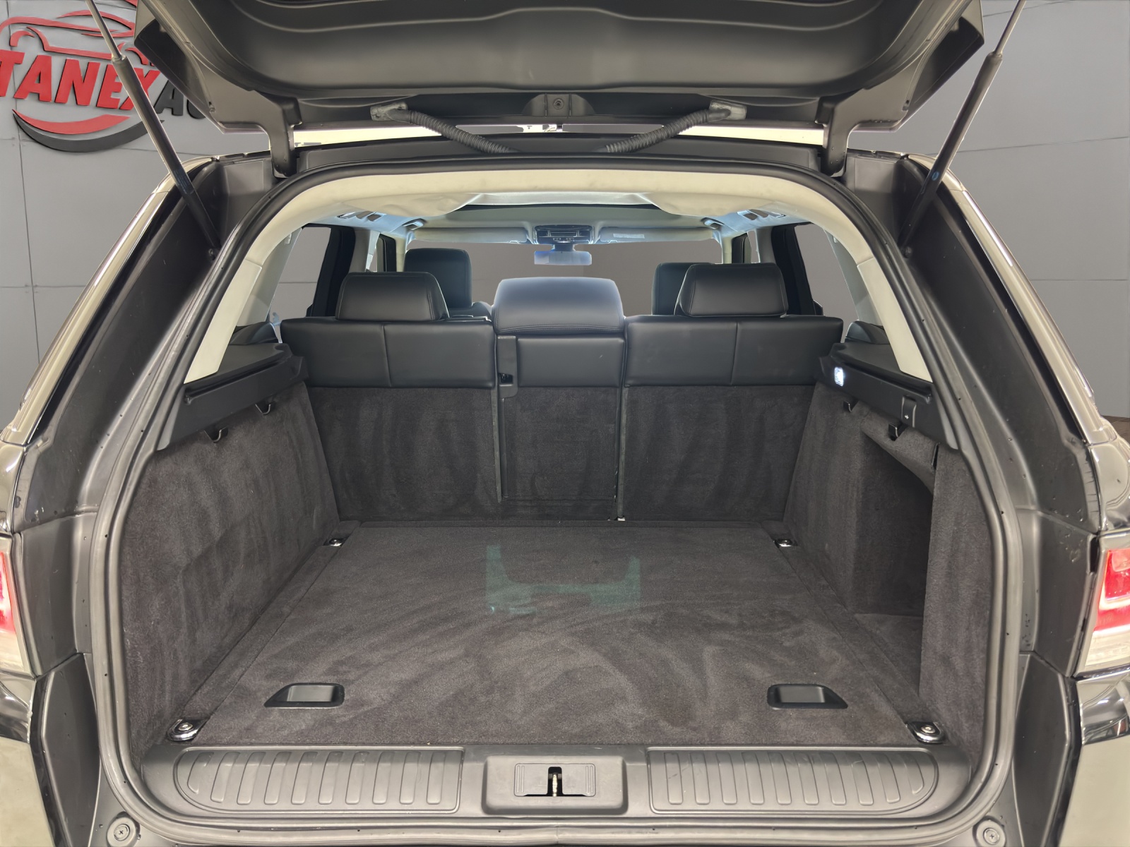 LAND ROVER Range Rover Sport 3.0 TDV6 SE Automatic-image-19