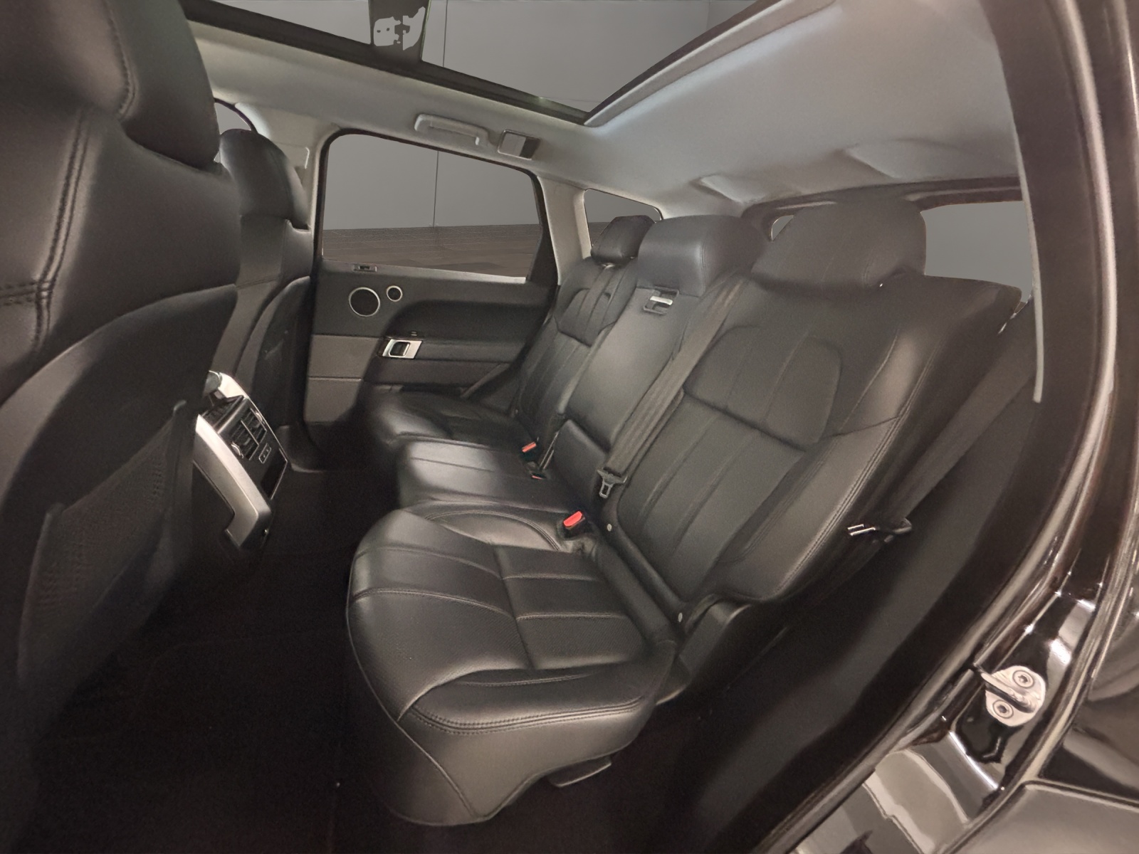 LAND ROVER Range Rover Sport 3.0 TDV6 SE Automatic-image-12
