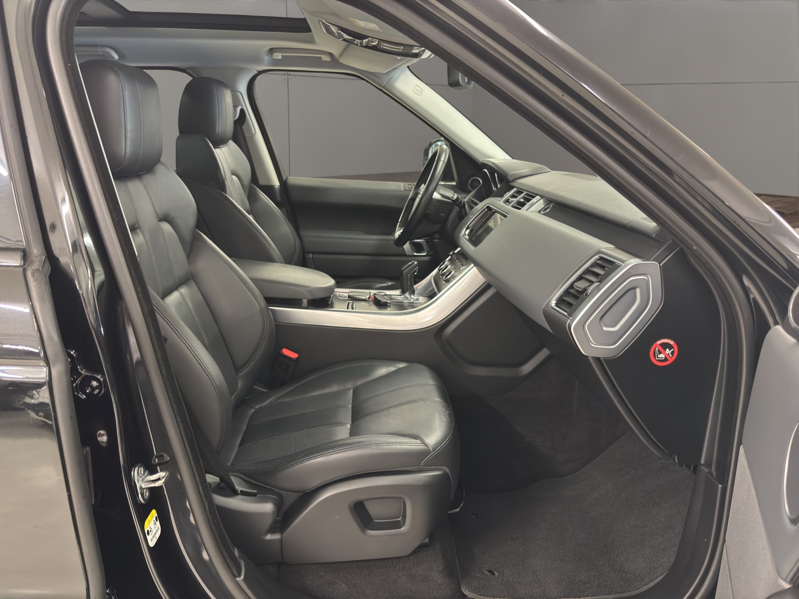 LAND ROVER Range Rover Sport 3.0 TDV6 SE Automatic-image-17