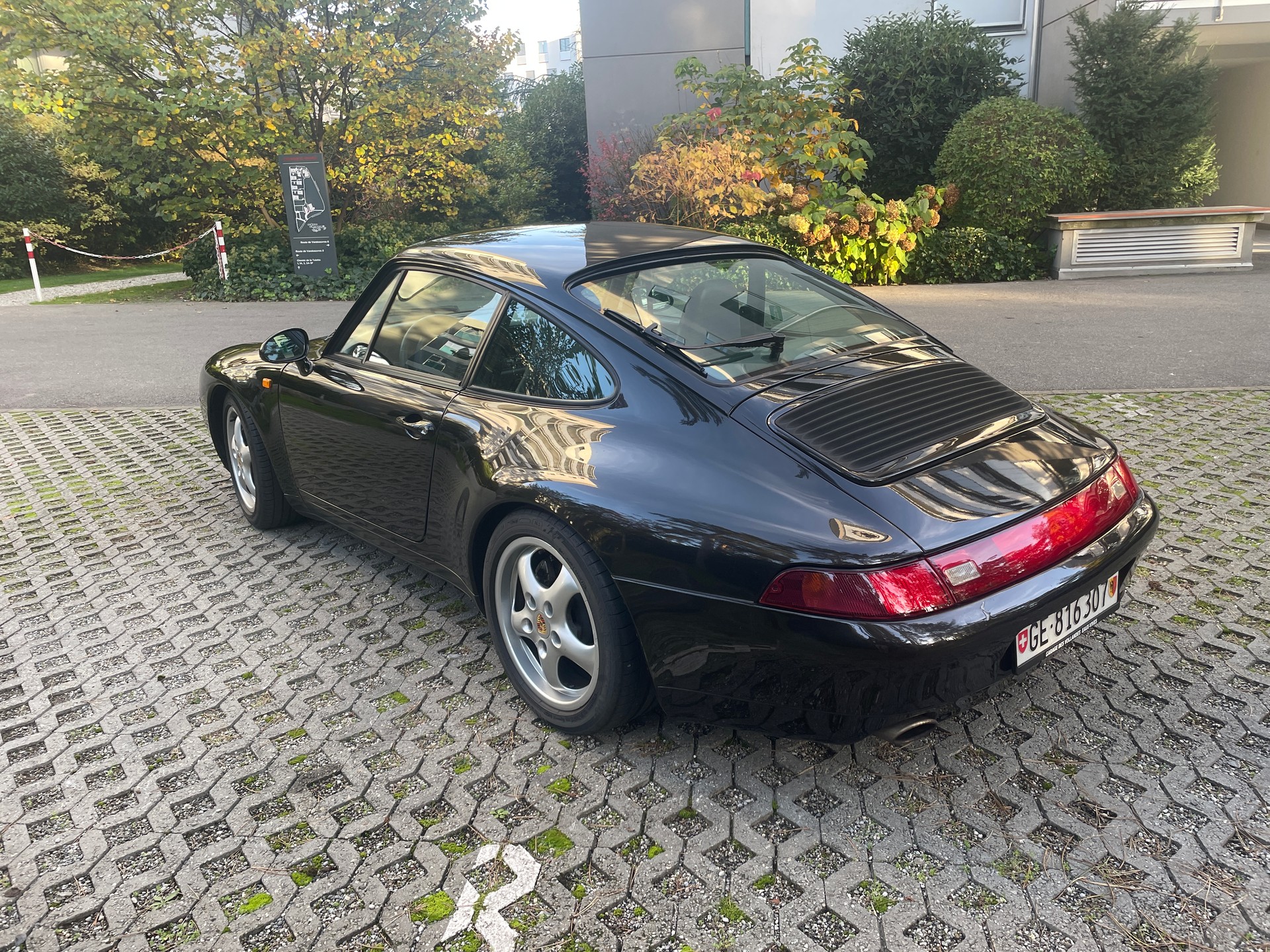 PORSCHE 3.6 Carrera 4-image-1