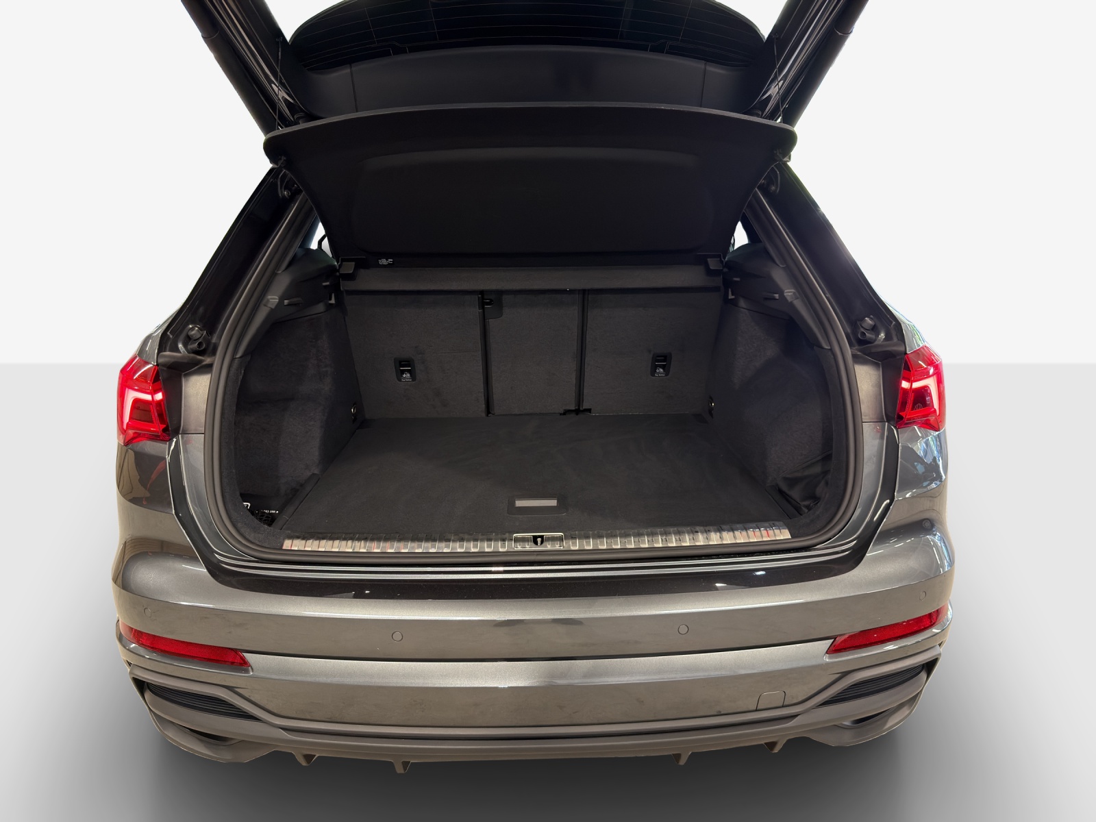 AUDI Q3 35 TFSI S line Attraction S-tronic-image-12