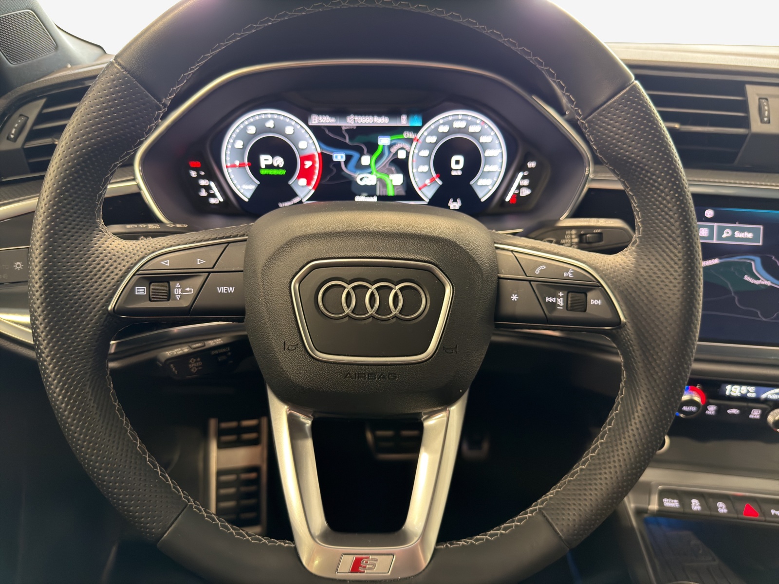 AUDI Q3 35 TFSI S line Attraction S-tronic-image-9
