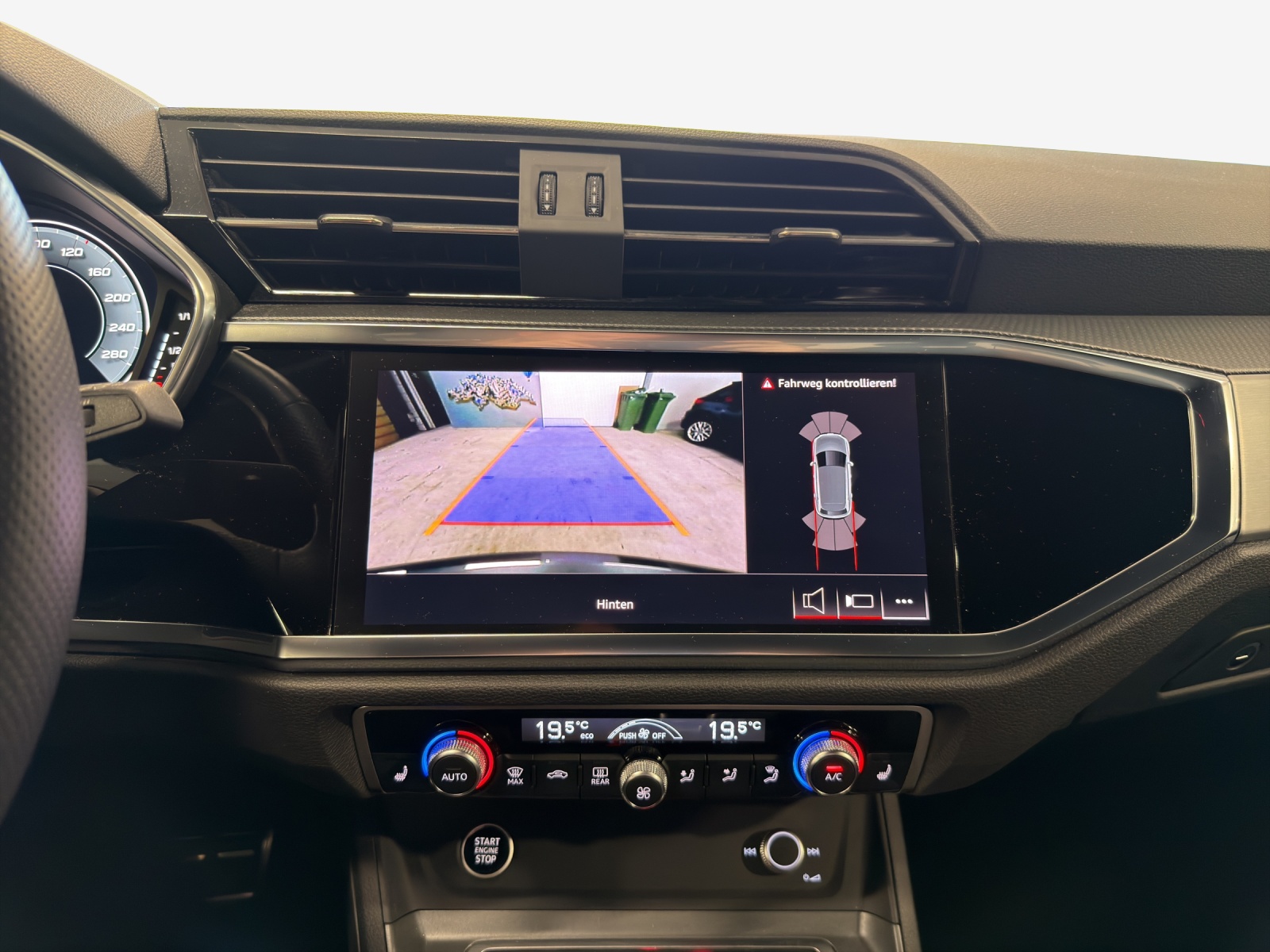 AUDI Q3 35 TFSI S line Attraction S-tronic-image-14