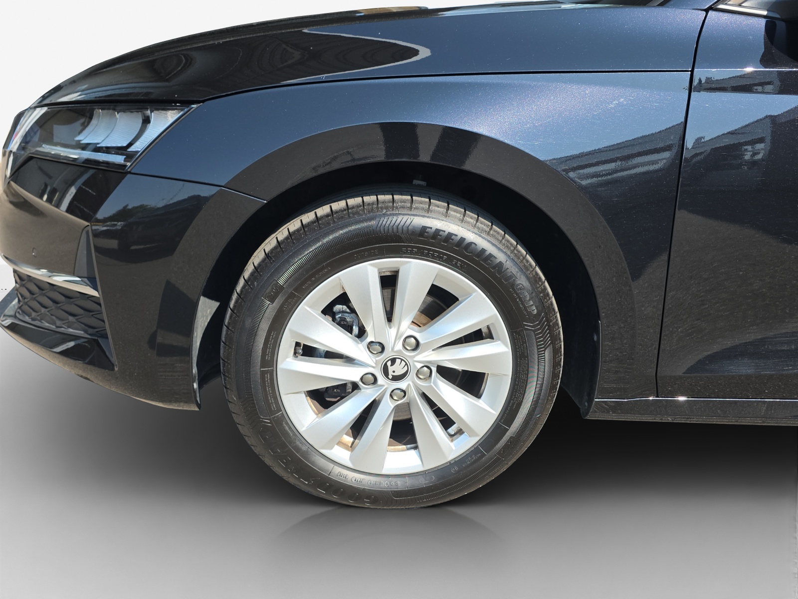 SKODA Octavia Combi 2.0 TDI DSG Selection-image-15