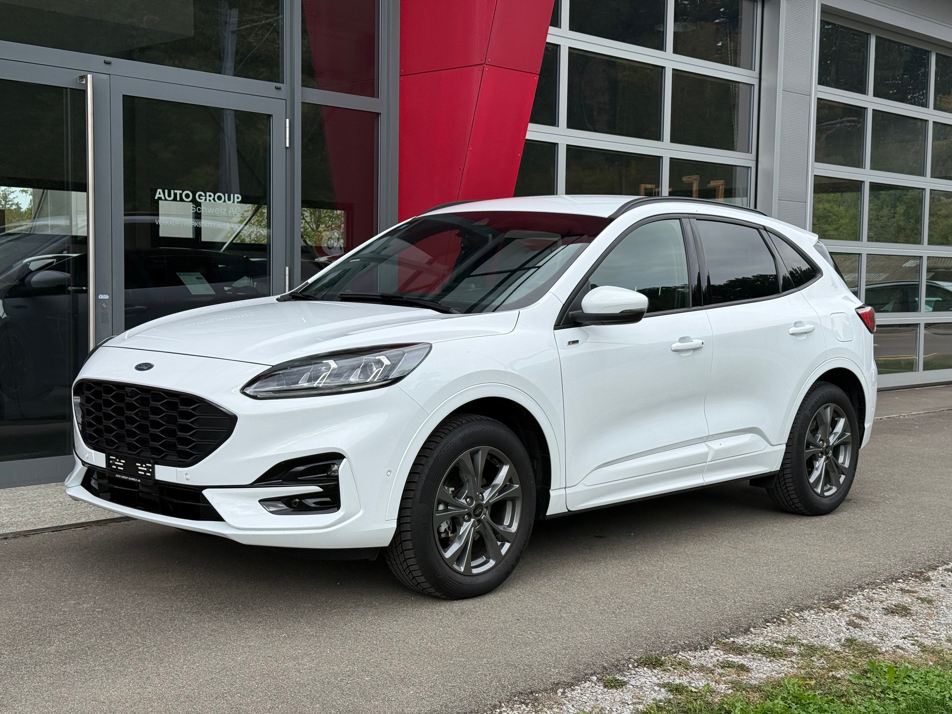 FORD Kuga 2.5 FHEV ST-Line X 4WD LEASING AB 423.87 CHF / MONAT-image-0