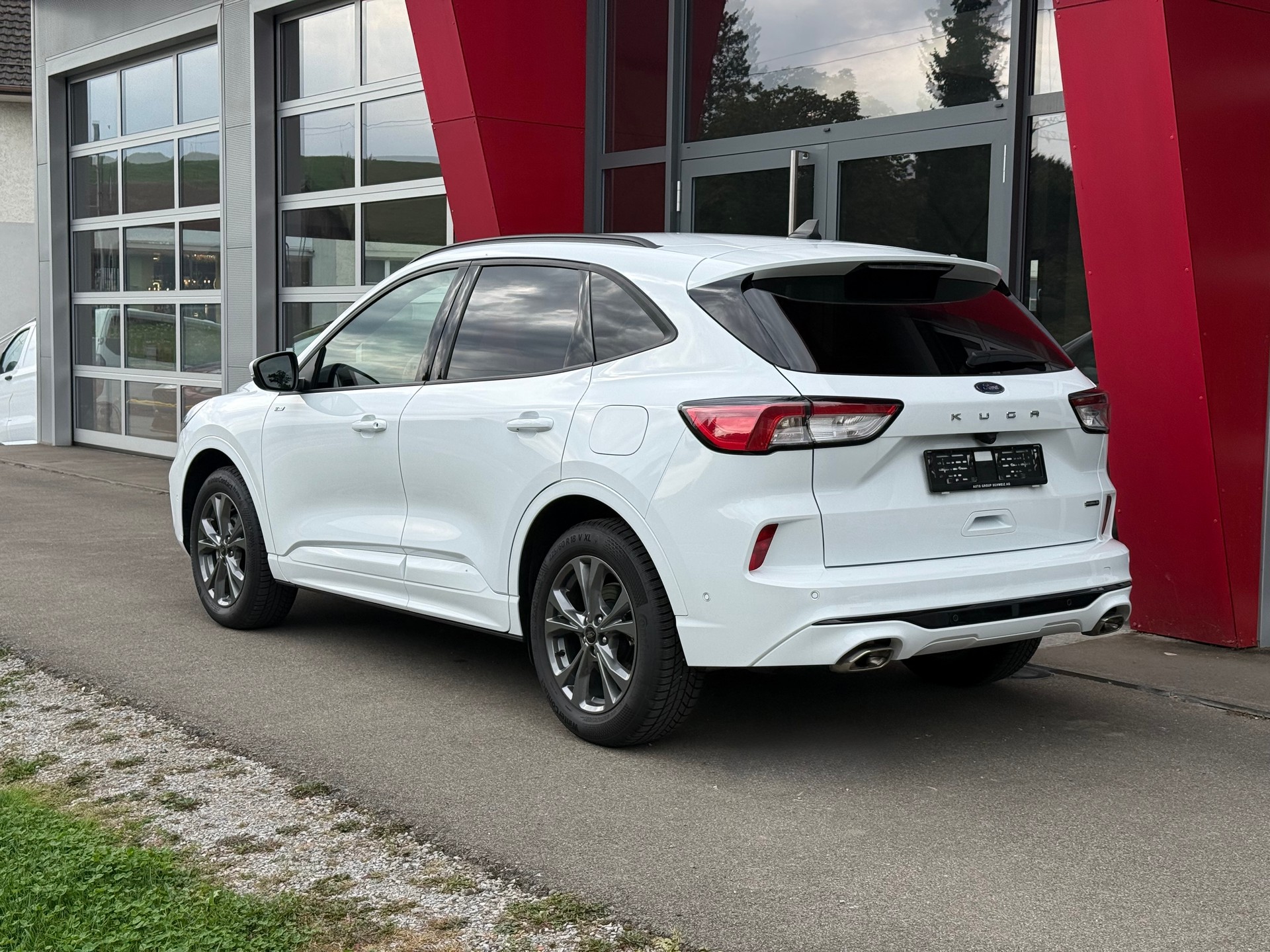 FORD Kuga 2.5 FHEV ST-Line X 4WD LEASING AB 423.87 CHF / MONAT-image-2