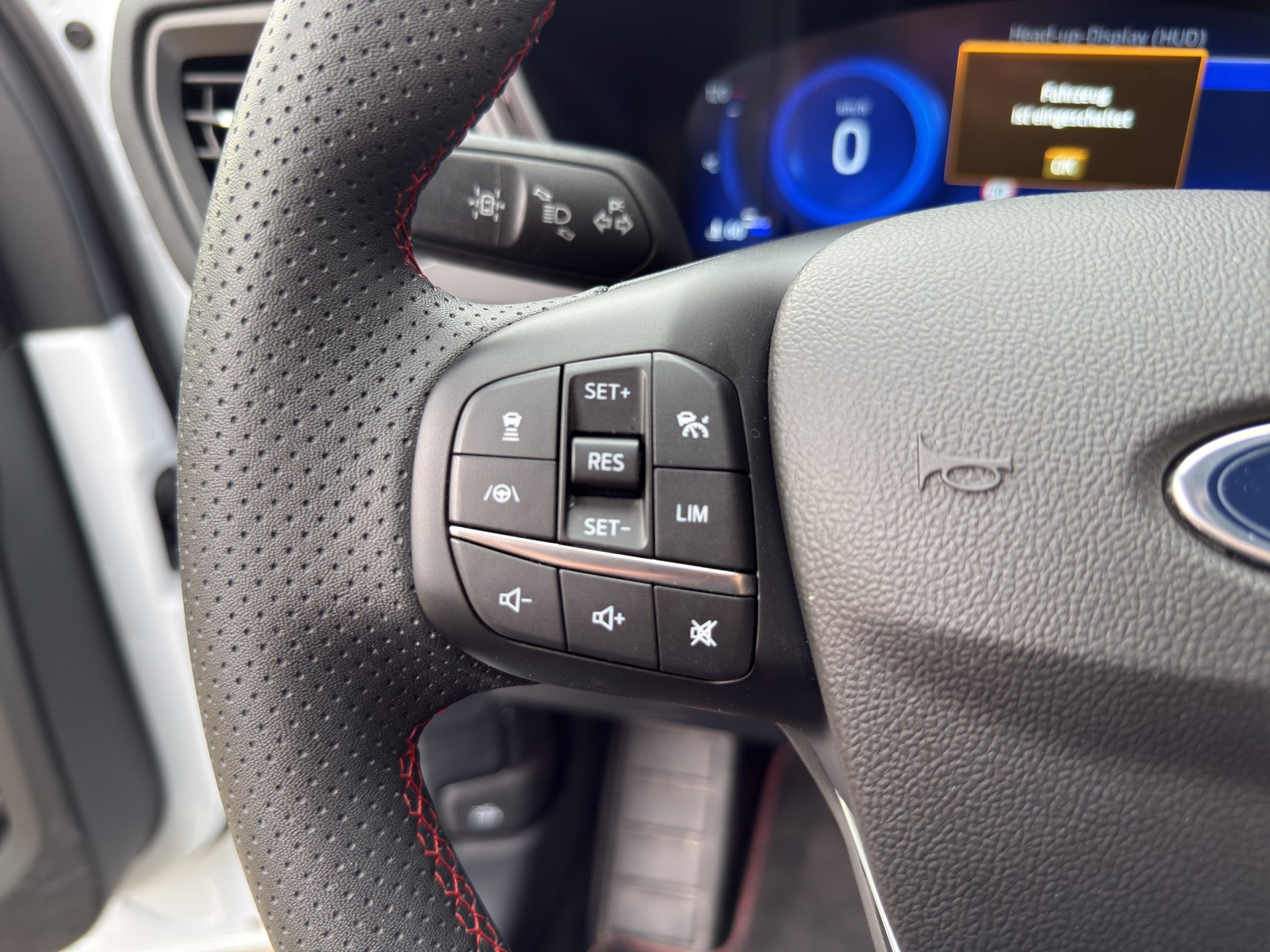 FORD Kuga 2.5 FHEV ST-Line X 4WD-image-17