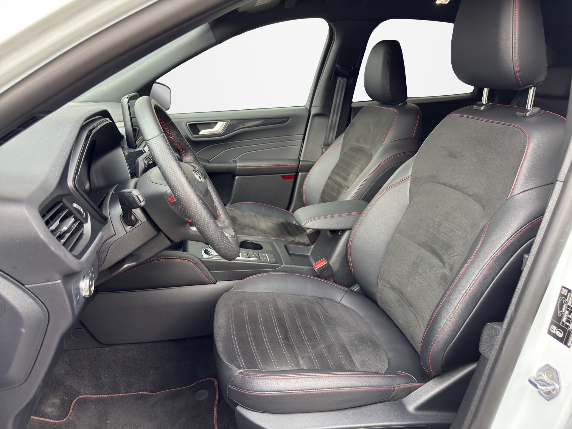 FORD Kuga 2.5 FHEV ST-Line X 4WD-image-6