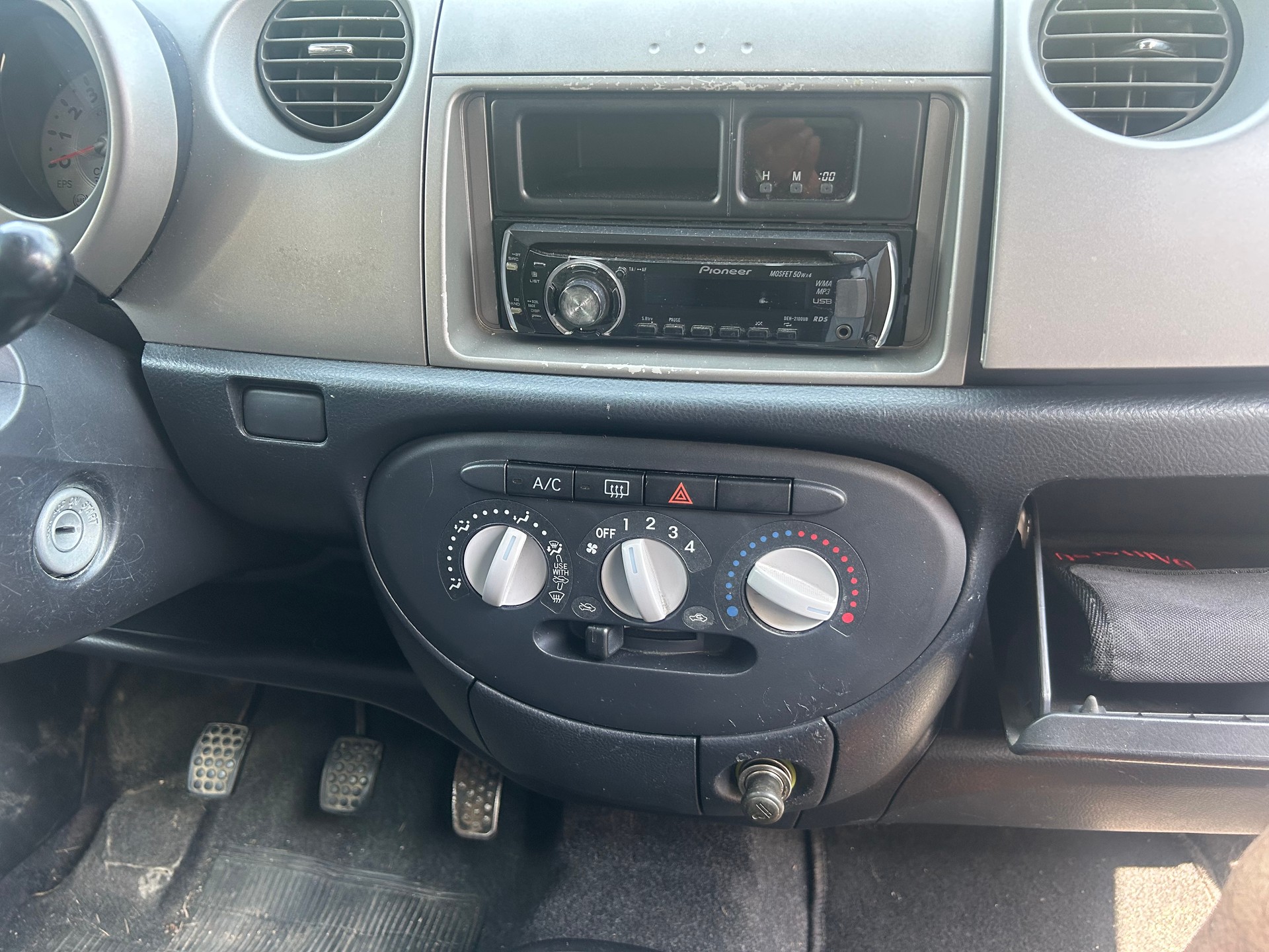 DAIHATSU Trevis 1.0-image-6