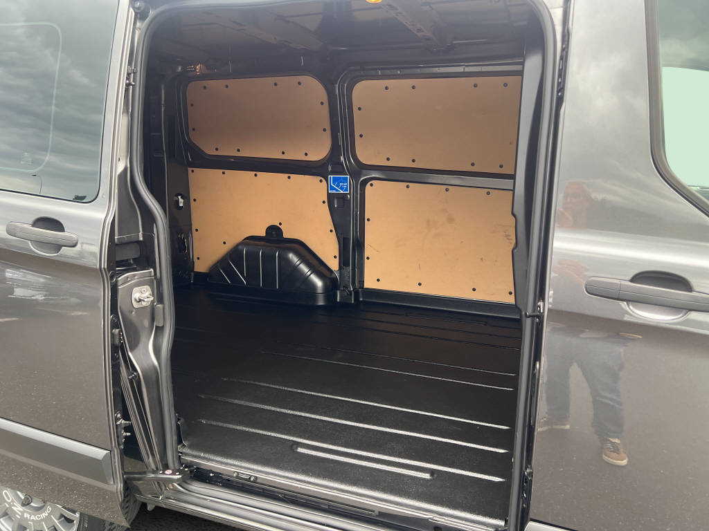 FORD Transit Custom Van 300 L1 2.0 TDCi 130 Trend-image-16