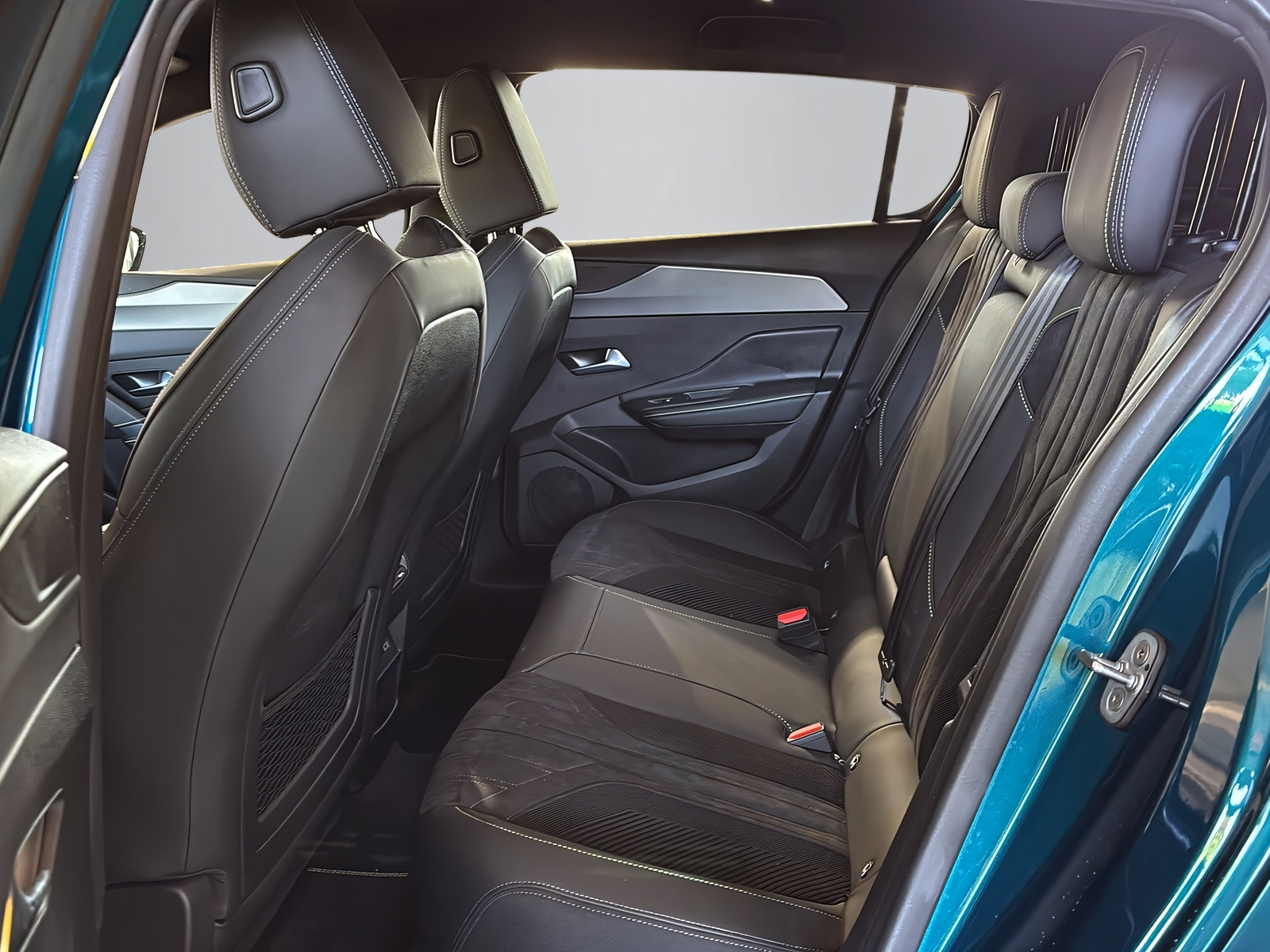 PEUGEOT 308 1.2 PureTech GT-image-6