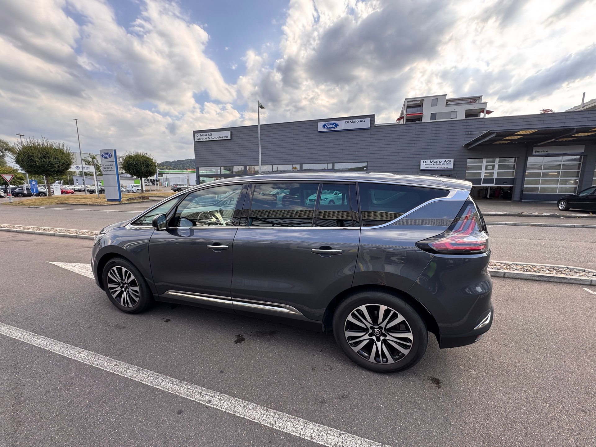 RENAULT 1.8 TCe 225 Initiale EDC-image-4