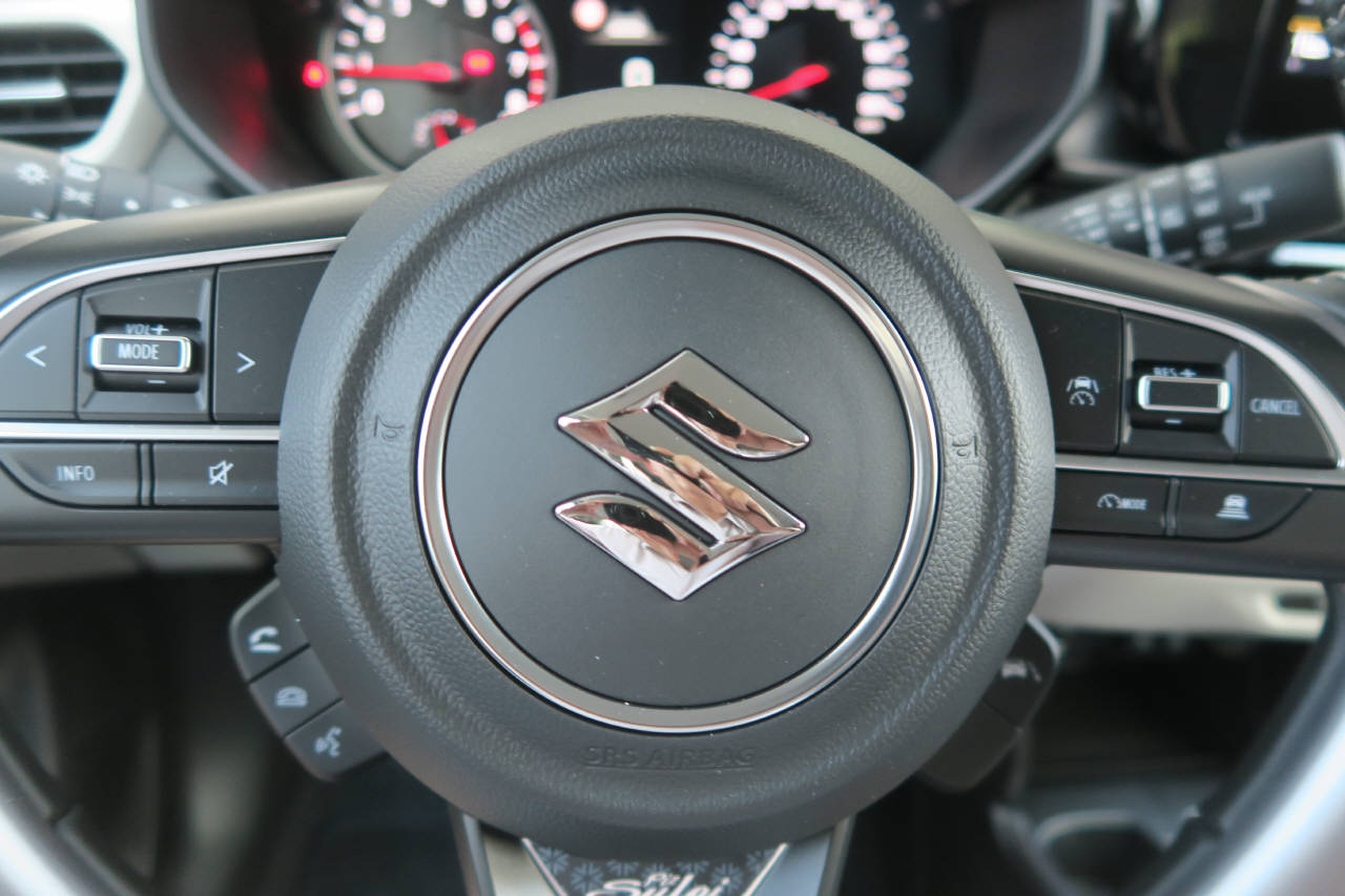 SUZUKI Swift 1.2 Piz Sulai Top Hybrid 4x4-image-5