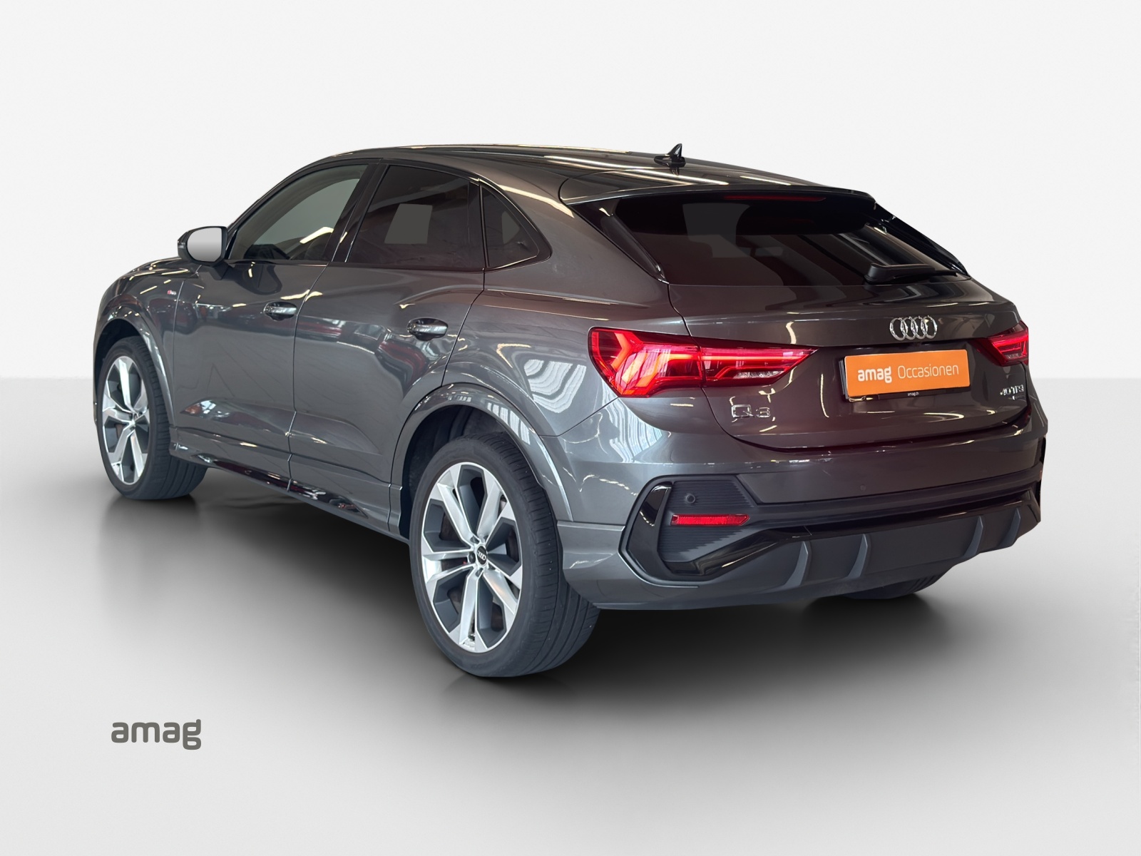 AUDI Q3 Sportback 40 TFSI S line quattro S-tronic-image-2
