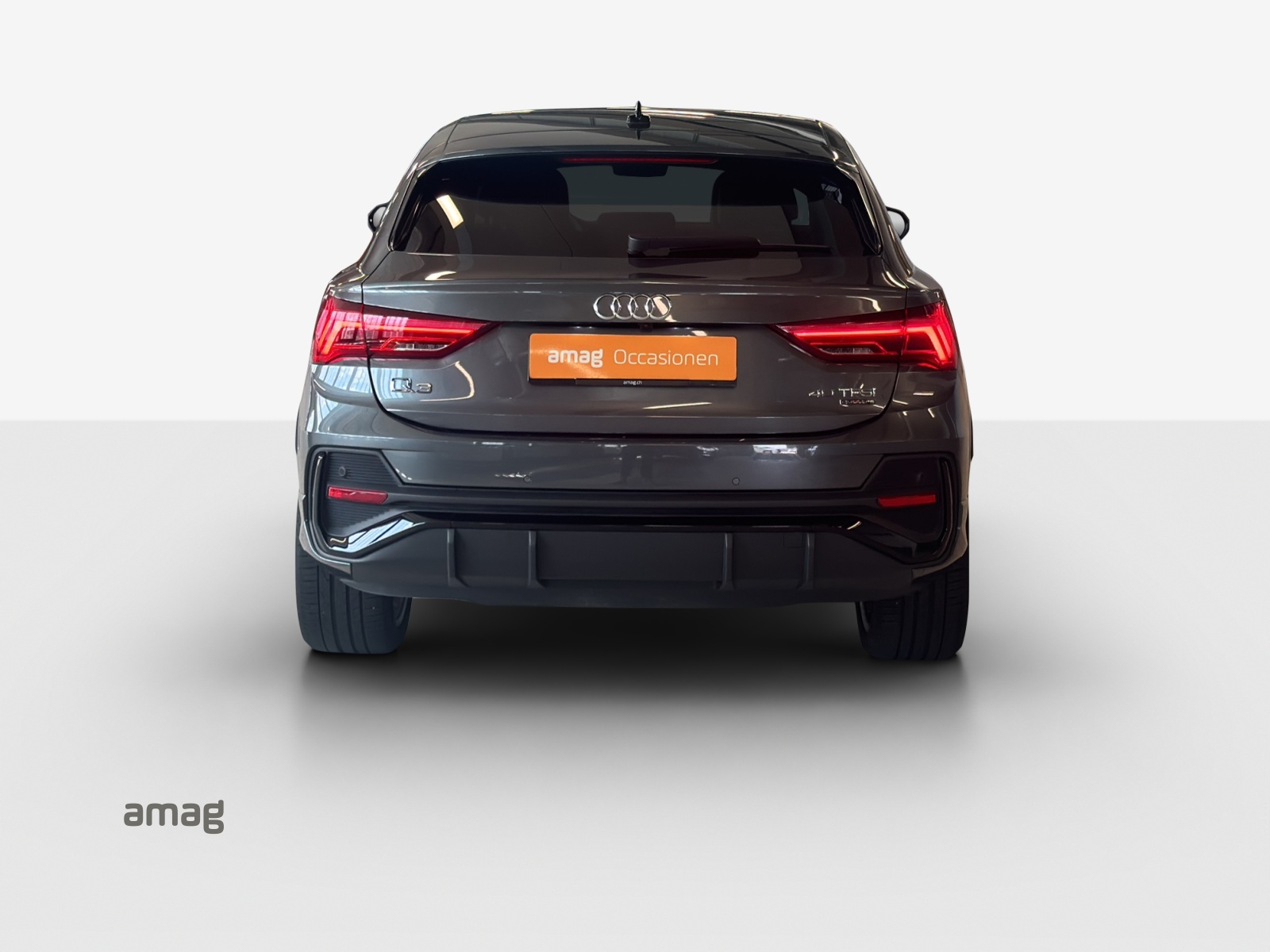 AUDI Q3 Sportback 40 TFSI S line quattro S-tronic-image-3