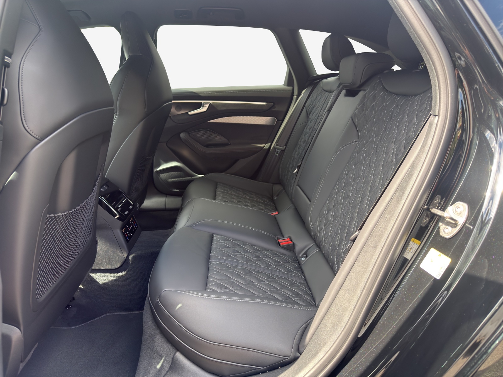 AUDI A6 Avant TFSI quattro 270 kW S tronic-image-6
