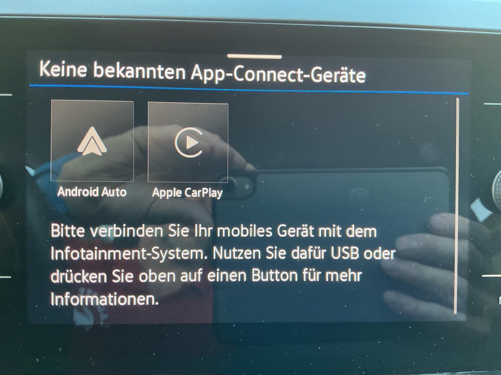 VW Taigo 1.5 TSI R-Line *** BLACK STYLE DESIGN MIT ANHÄNGERKUPPLUNG ***-image-13