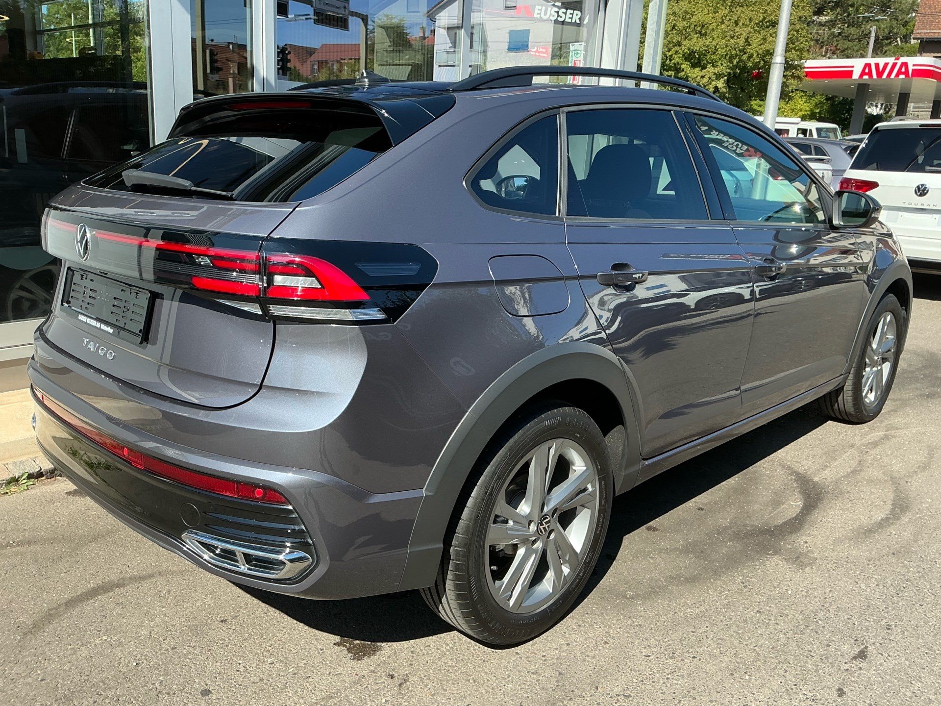 VW Taigo 1.5 TSI R-Line *** BLACK STYLE DESIGN MIT ANHÄNGERKUPPLUNG ***-showroom-element-3