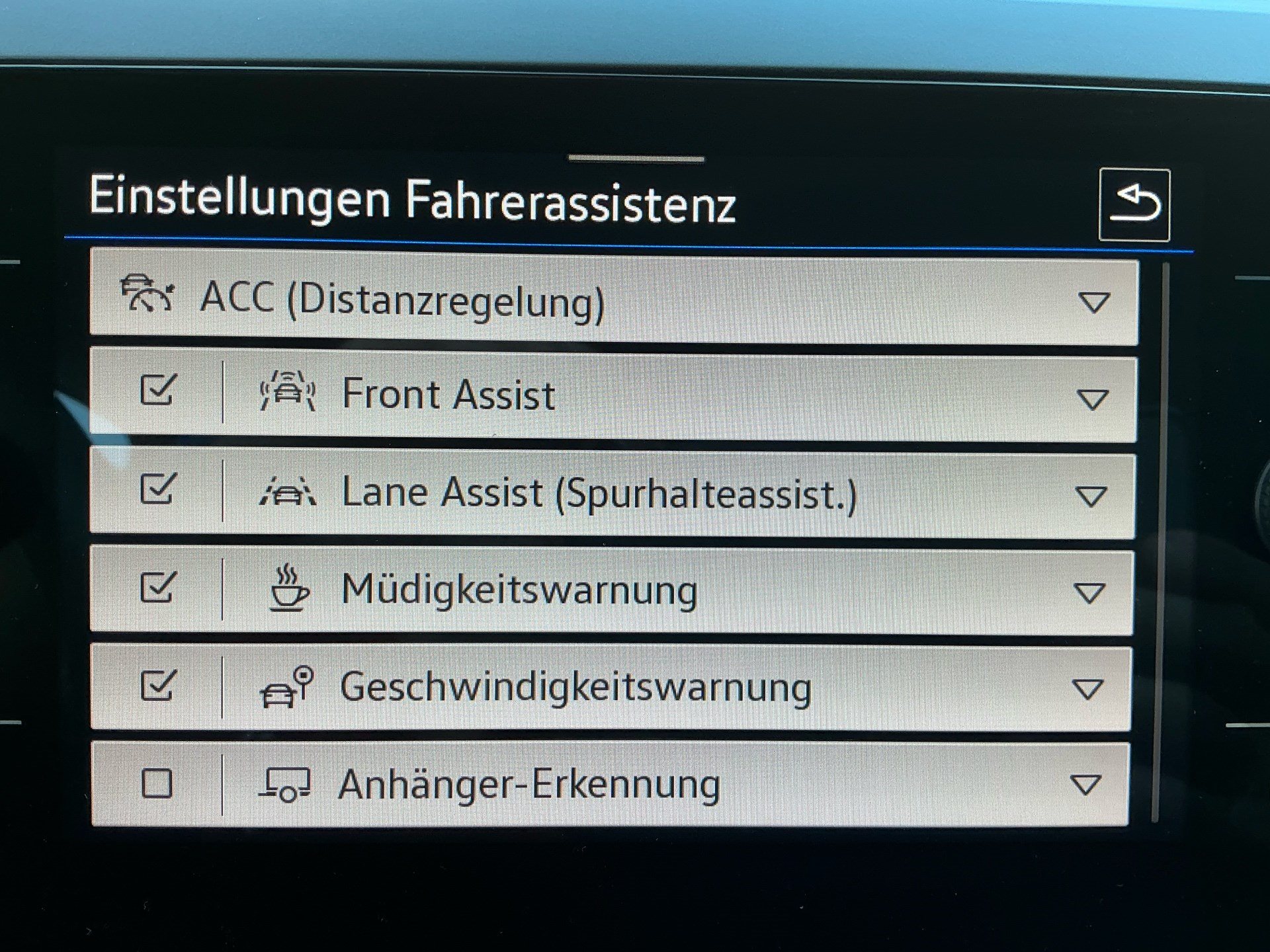 VW Taigo 1.5 TSI R-Line *** BLACK STYLE DESIGN MIT ANHÄNGERKUPPLUNG ***-image-17