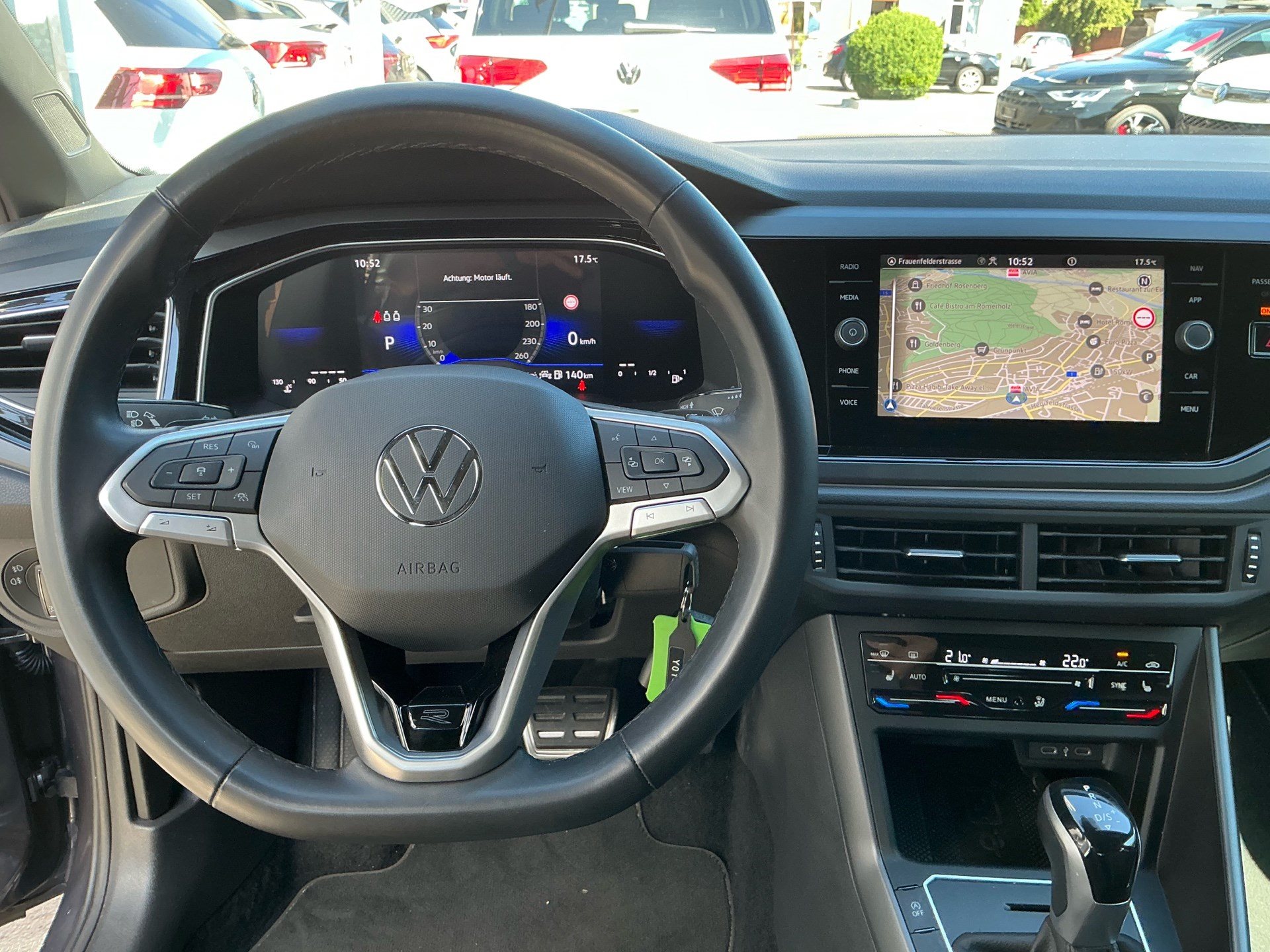 VW Taigo 1.5 TSI R-Line *** BLACK STYLE DESIGN MIT ANHÄNGERKUPPLUNG ***-image-8